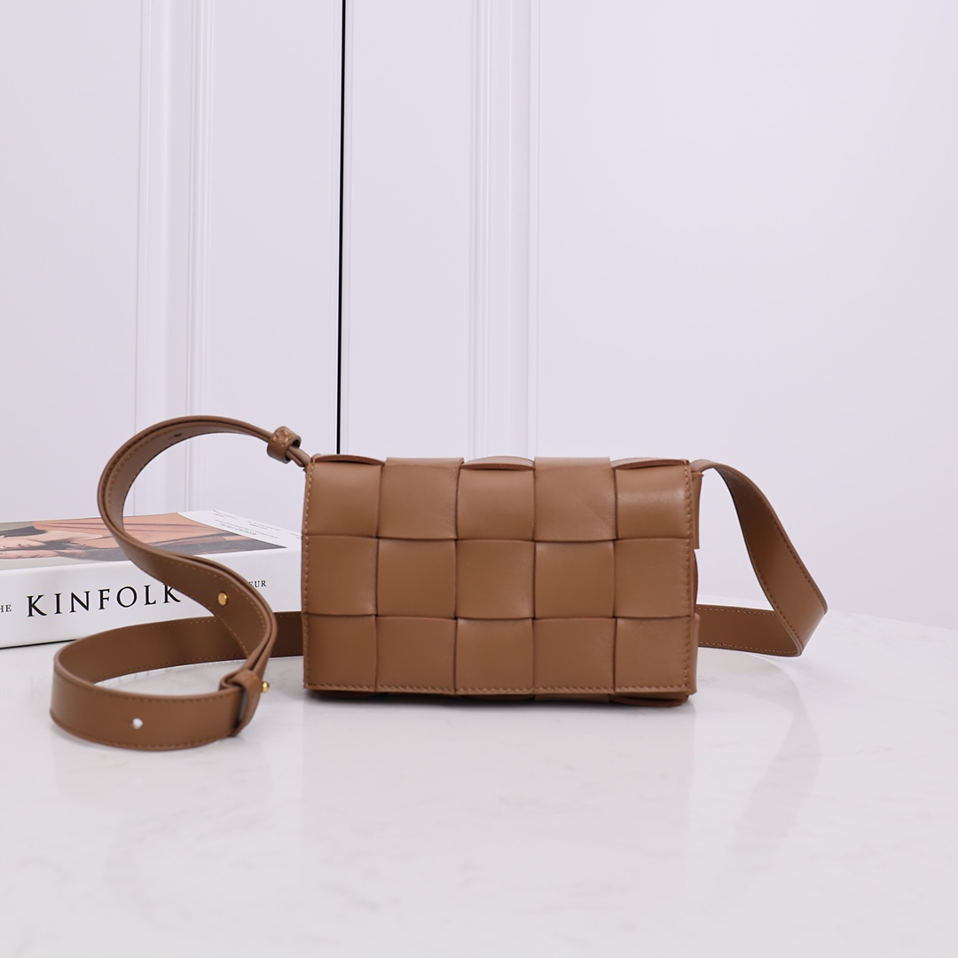 Small Woven Cube Bag Lambskin Crossbody Clutch