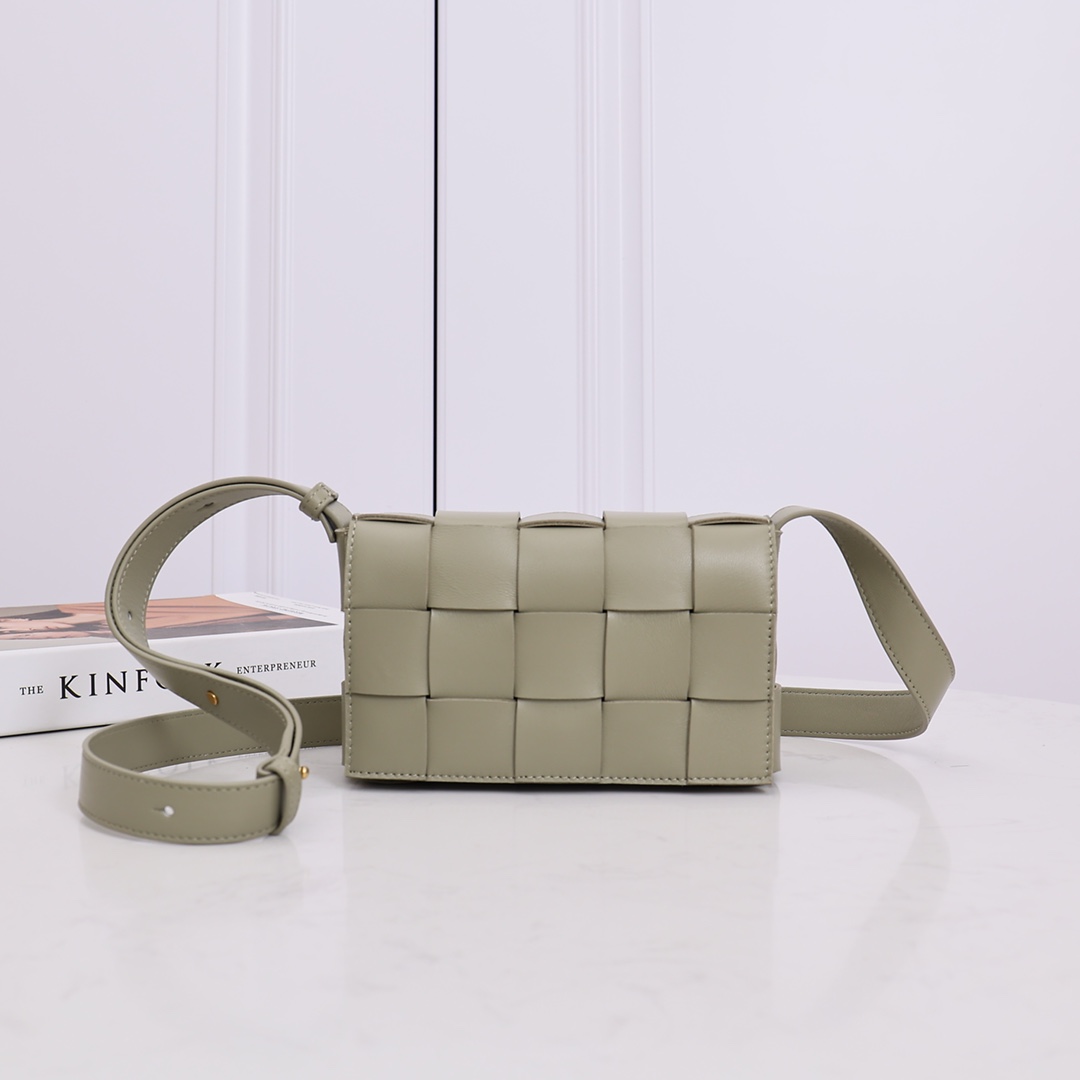 Small Woven Cube Bag Lambskin Crossbody Clutch