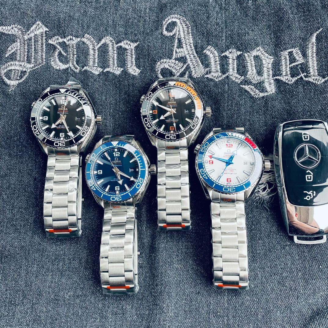 P320
🏍️品牌：欧米茄海马
🏍️系列:  海马600系列
🏍️圈口:  360度单向调节陶瓷计时圈
🏍️机芯:  搭载顶级全自动机械机芯 
🏍️尺寸:  42mm，厚度仅13mm，