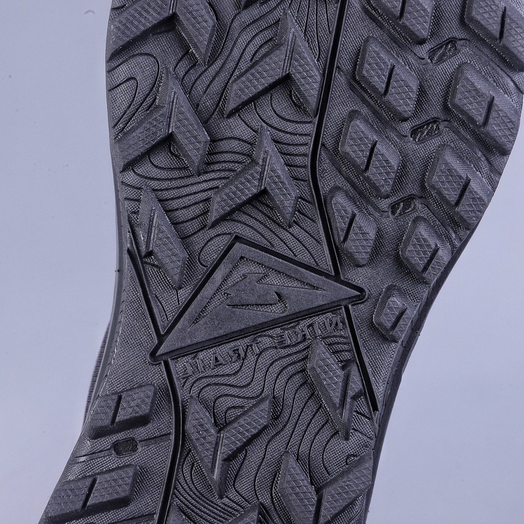 180 Nike Air Zoom Terra Kiger 8 低帮越野跑鞋 DR2689-005