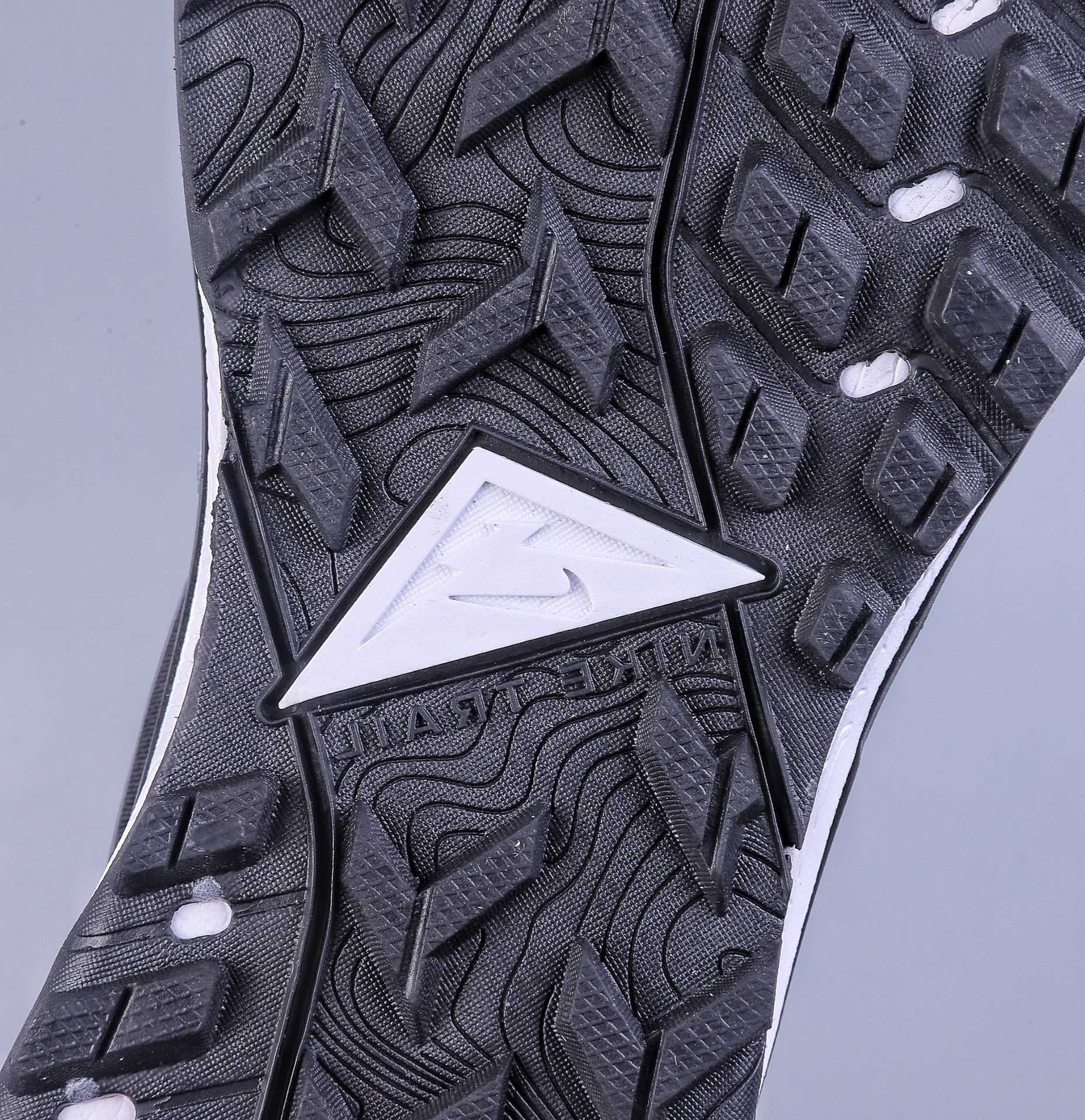 180 Nike Air Zoom Terra Kiger 8 低帮越野跑鞋 DR2689-001