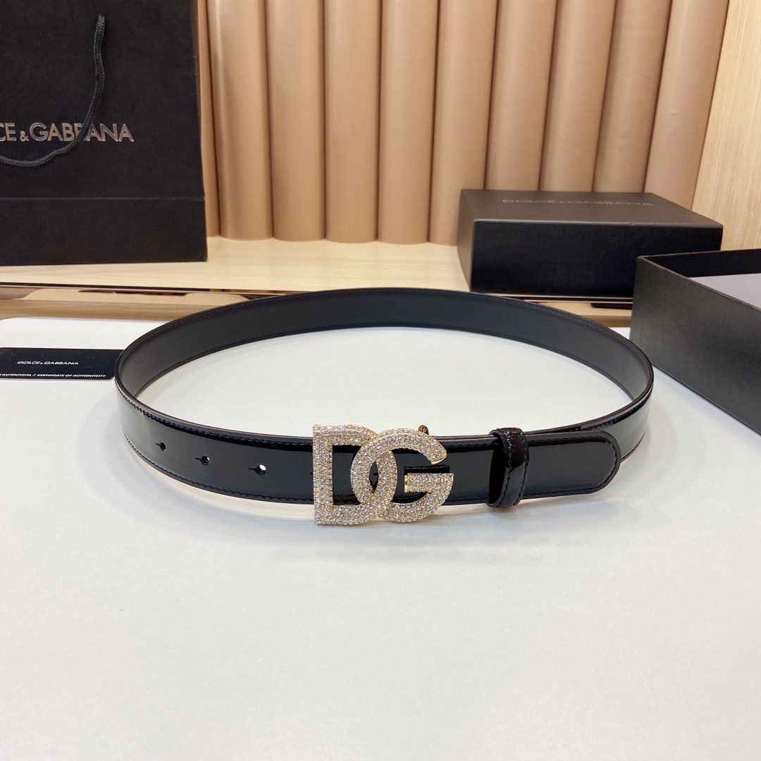 D&G杜嘉班纳亮泽光面小牛皮腰带点缀