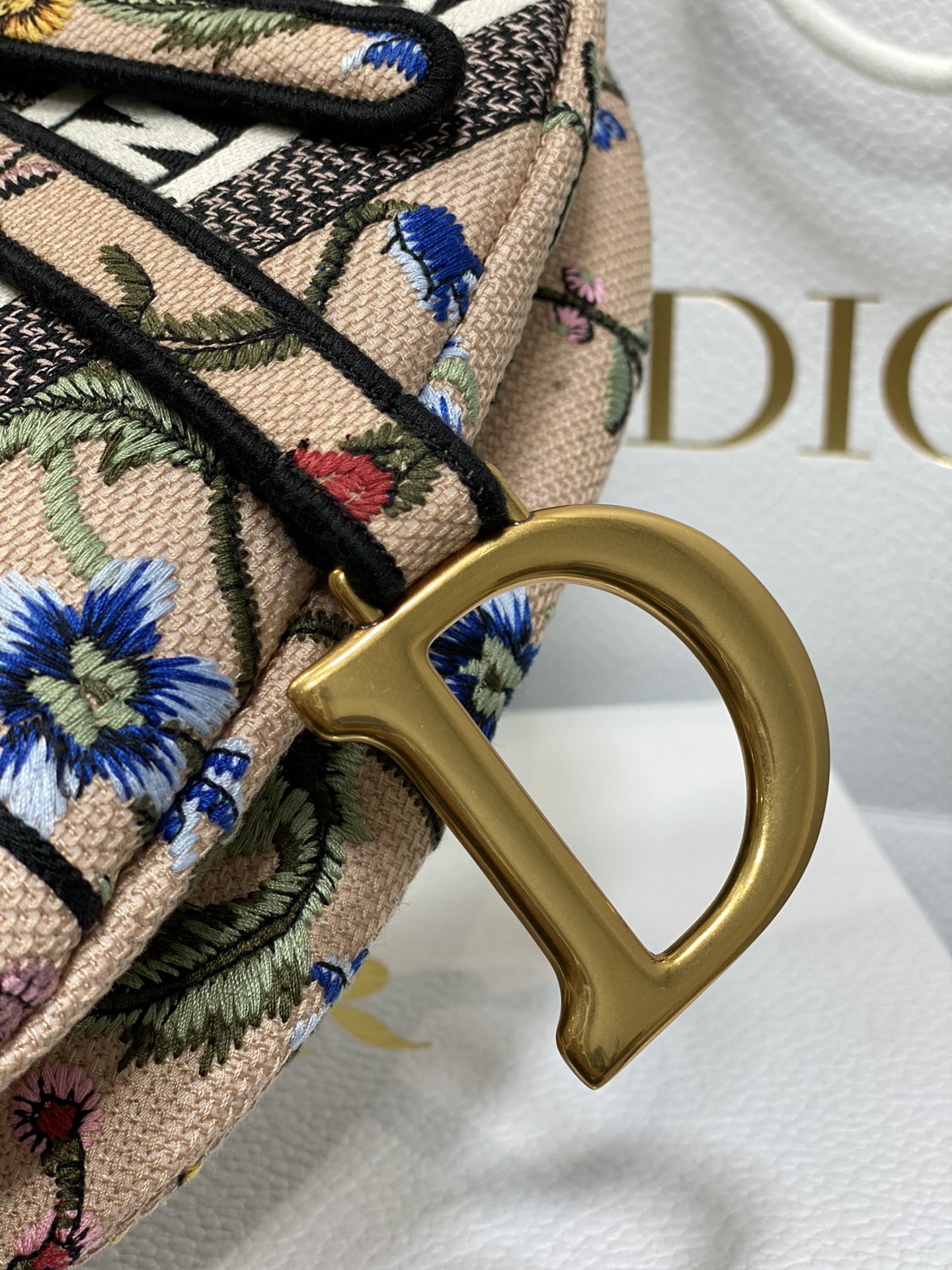 迪奥Dior顶级进口原厂刺绣马鞍包SaddleBag现货️2023限定最新款夏季繁花刺绣时尚是个轮回它来