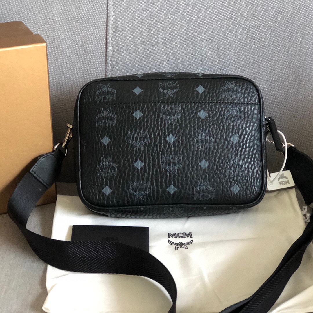 MCM 批300 Visetos Klassik斜挎包