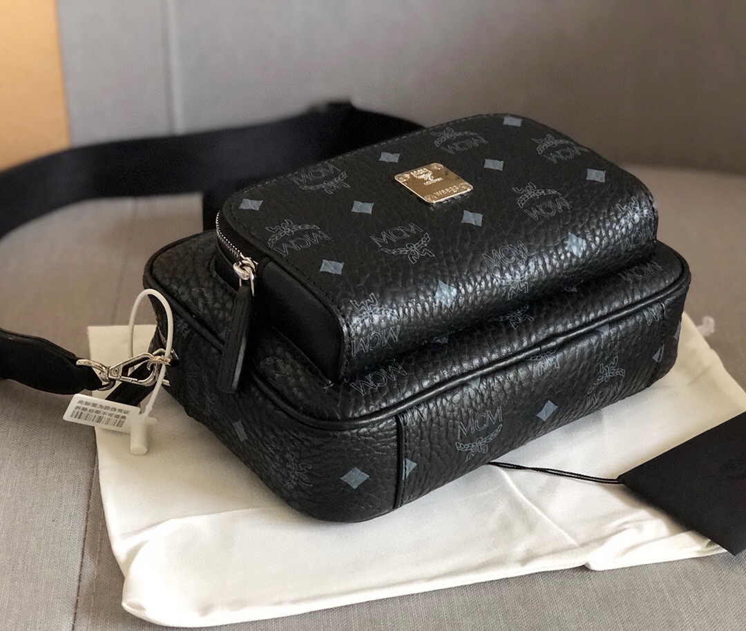 MCM 批300 Visetos Klassik斜挎包