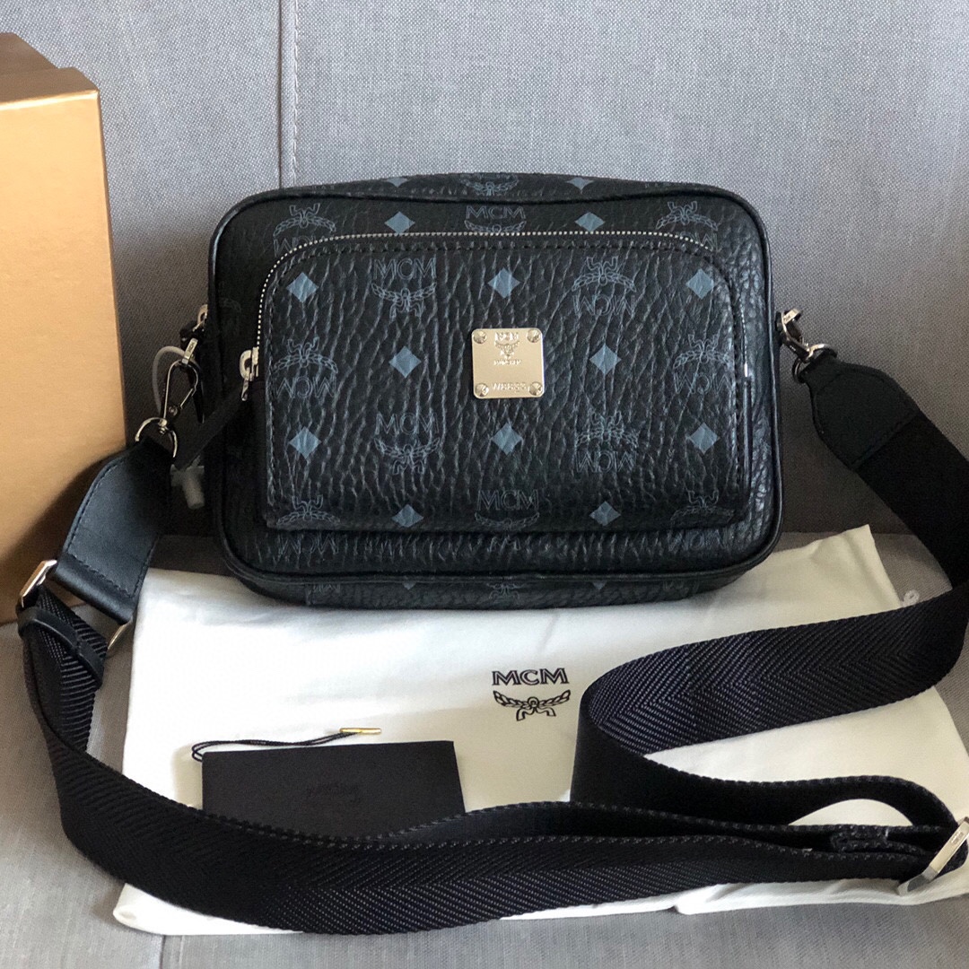 MCM 批300 Visetos Klassik斜挎包