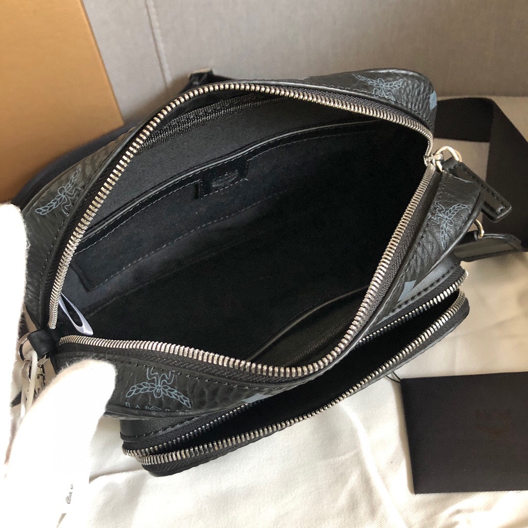 MCM 批300 Visetos Klassik斜挎包
