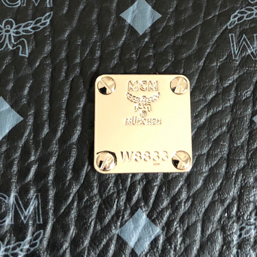 MCM 批300 Visetos Klassik斜挎包