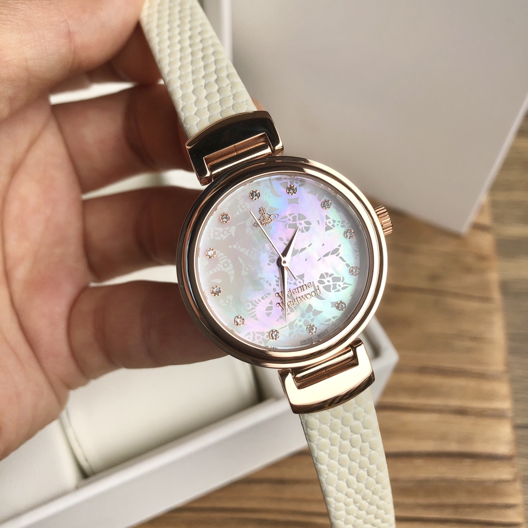 Часы Vivienne Westwood