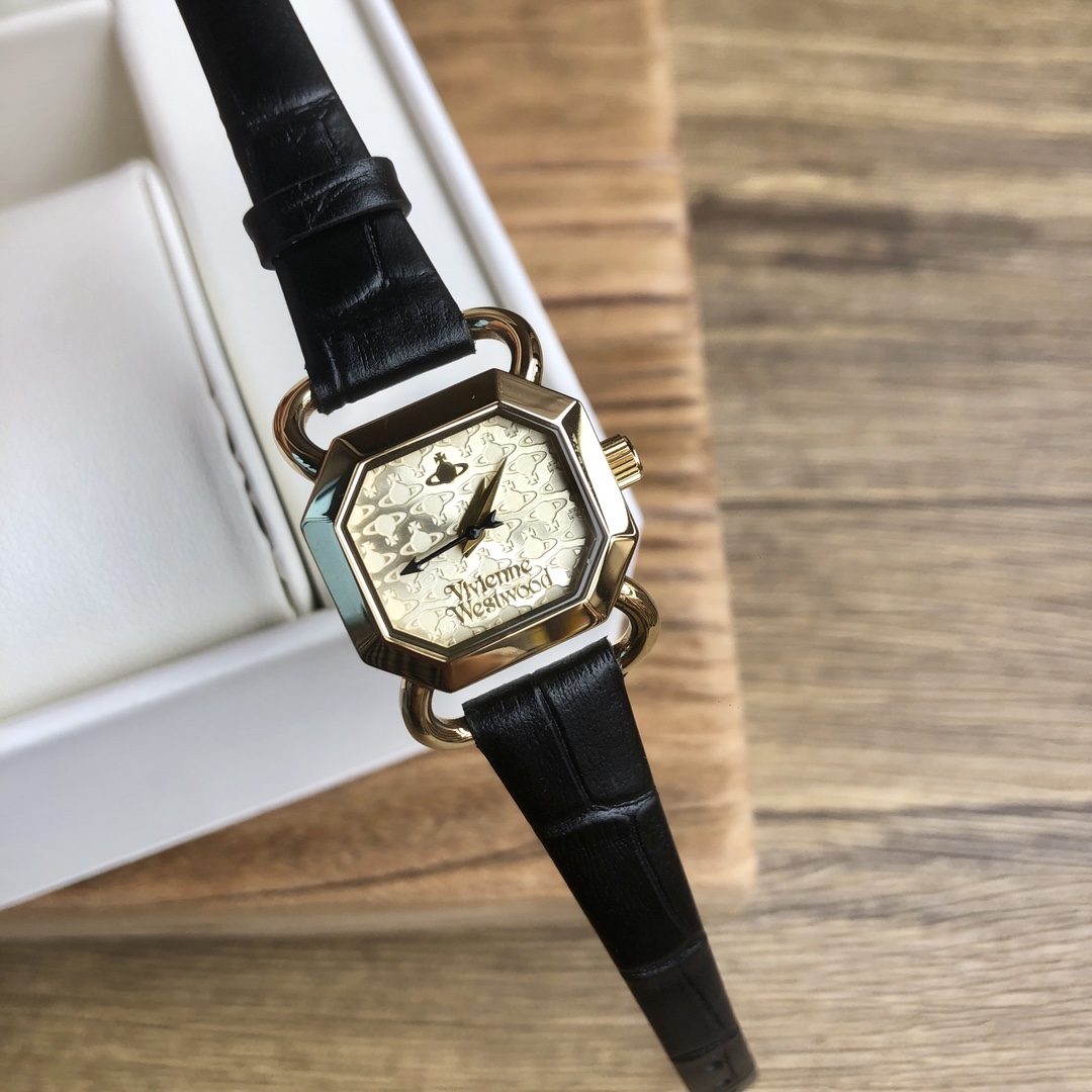 Часы Vivienne Westwood