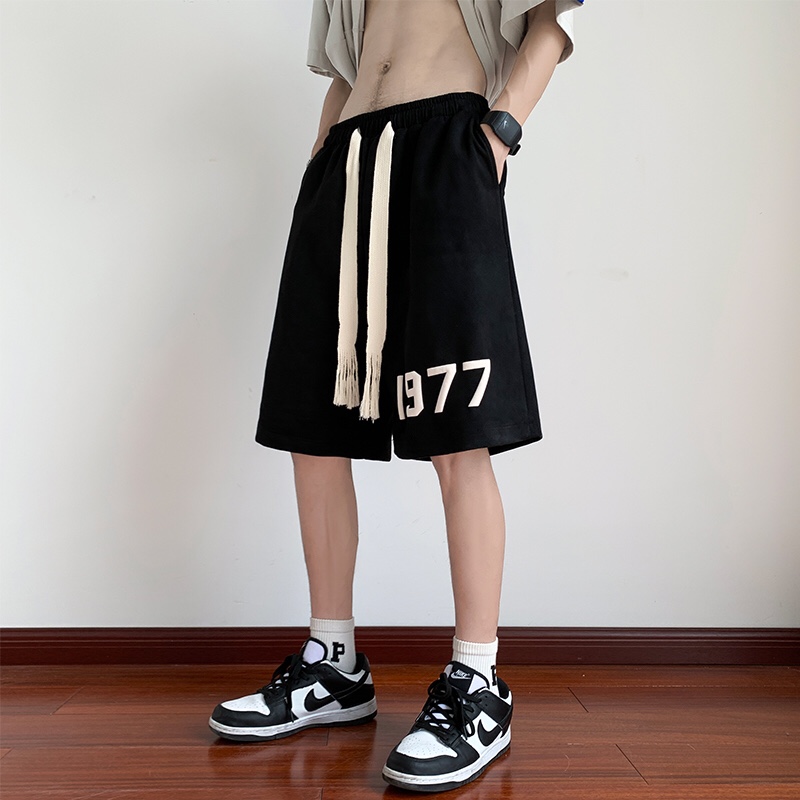💰95FEAR OF GOD FOG夏季Essential 复线美式高街复古1977系列植绒logo字母鹿皮绒短裤 男女同款独家高品质正确版本,独家原版鹿皮绒绒面料, 专柜同步发行 !各大网红上身 。 上街回头率💯 刷街必备 !!裁剪完美 精致的工艺 无论是做工还是款型都是无可挑剔的 超级上档次的一款裤子 低调不张扬 回头率百分百 情侣同款,店主自留款。
颜色:黑色 杏色
尺码:M-XXXL
腰围 臀围 裤长
M 68 112 53
L 70 116 54
XL 72 120 55
XXL 74 124 56
XXXL 76 128 57