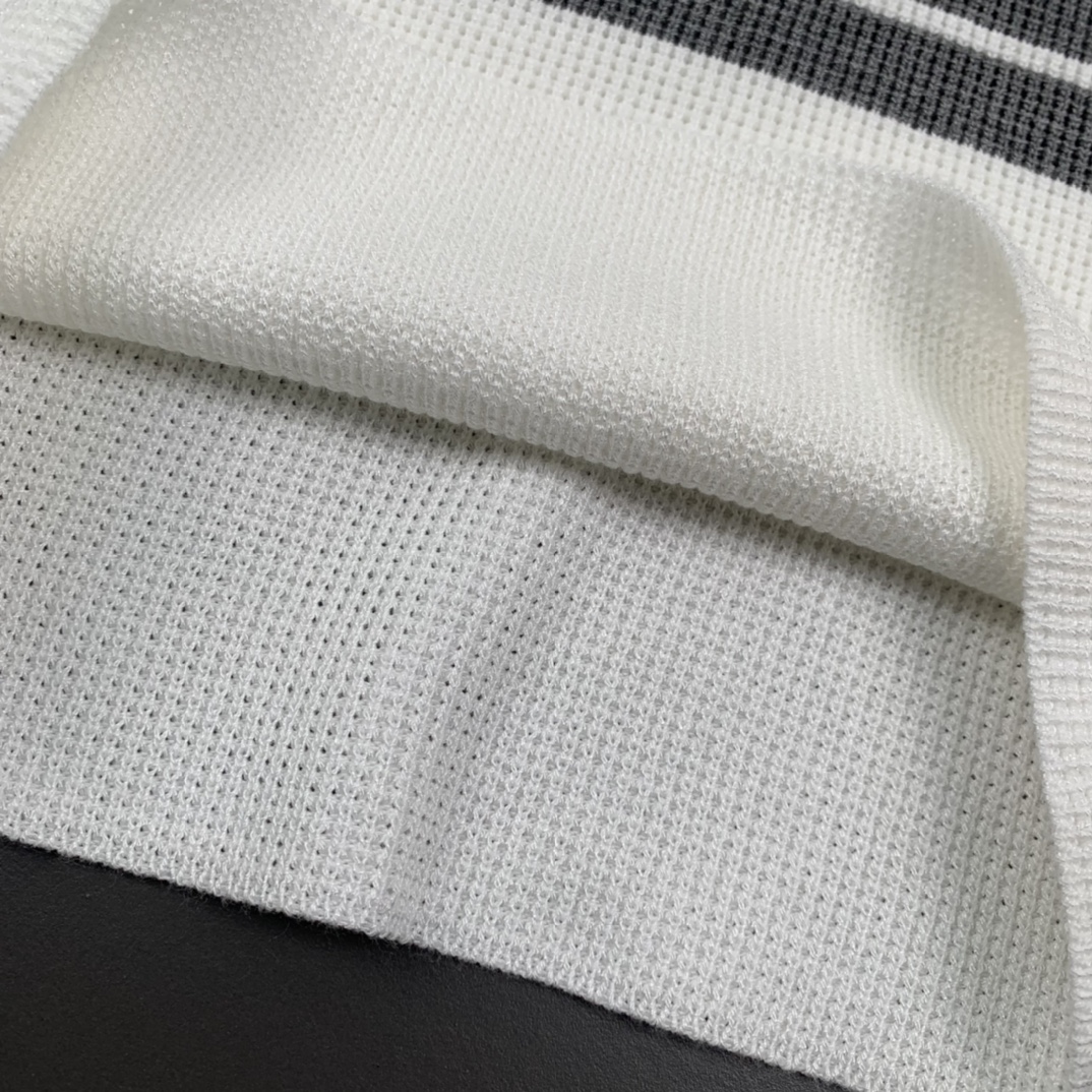 New Cashmere Collection: TB 4-Bard Tweed Shorts for Spring/Summer 2024 - 图片 8