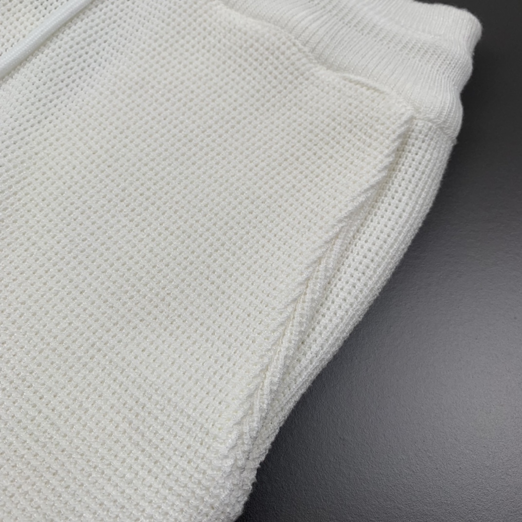 New Cashmere Collection: TB 4-Bard Tweed Shorts for Spring/Summer 2024 - 图片 5