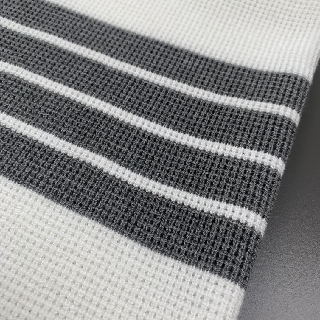 New Cashmere Collection: TB 4-Bard Tweed Shorts for Spring/Summer 2024 - 图片 6