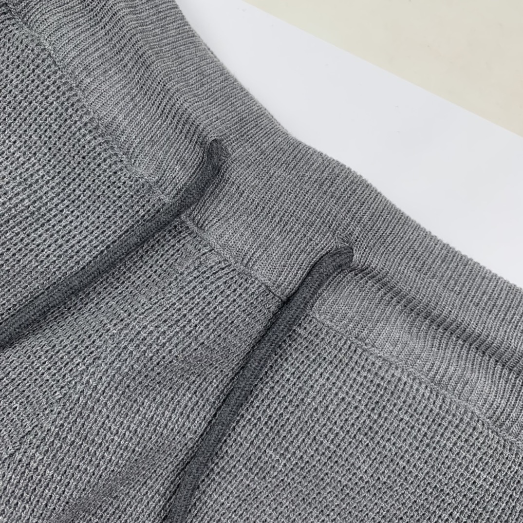 New Spring/Summer 2024 Collection: TB 4-Bard Tweed Shorts in Whole Cotton Knit Fabric - 图片 3