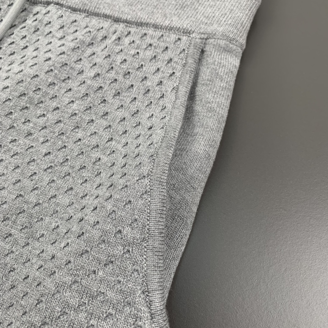 TOM BROWN 2024 Spring & Summer Collection: Classic Tweed Shorts in Cotton Knit. - 图片 5