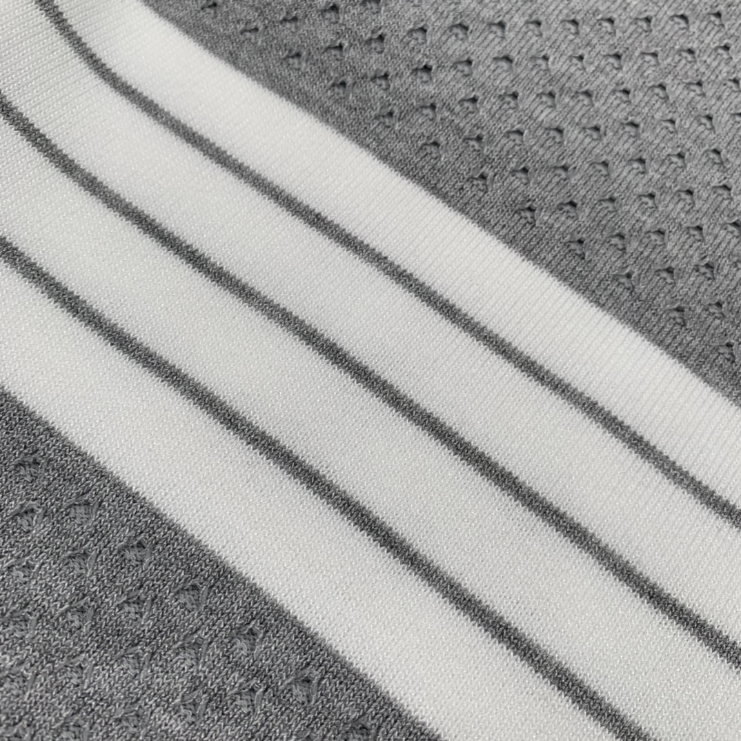 TOM BROWN 2024 Spring & Summer Collection: Classic Tweed Shorts in Cotton Knit. - 图片 6