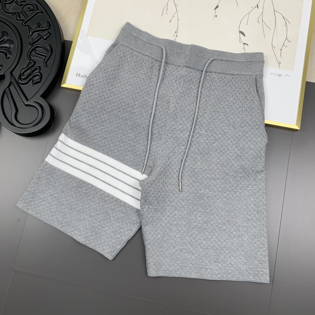 TOM BROWN 2024 Spring & Summer Collection: Classic Tweed Shorts in Cotton Knit. - 图片 1