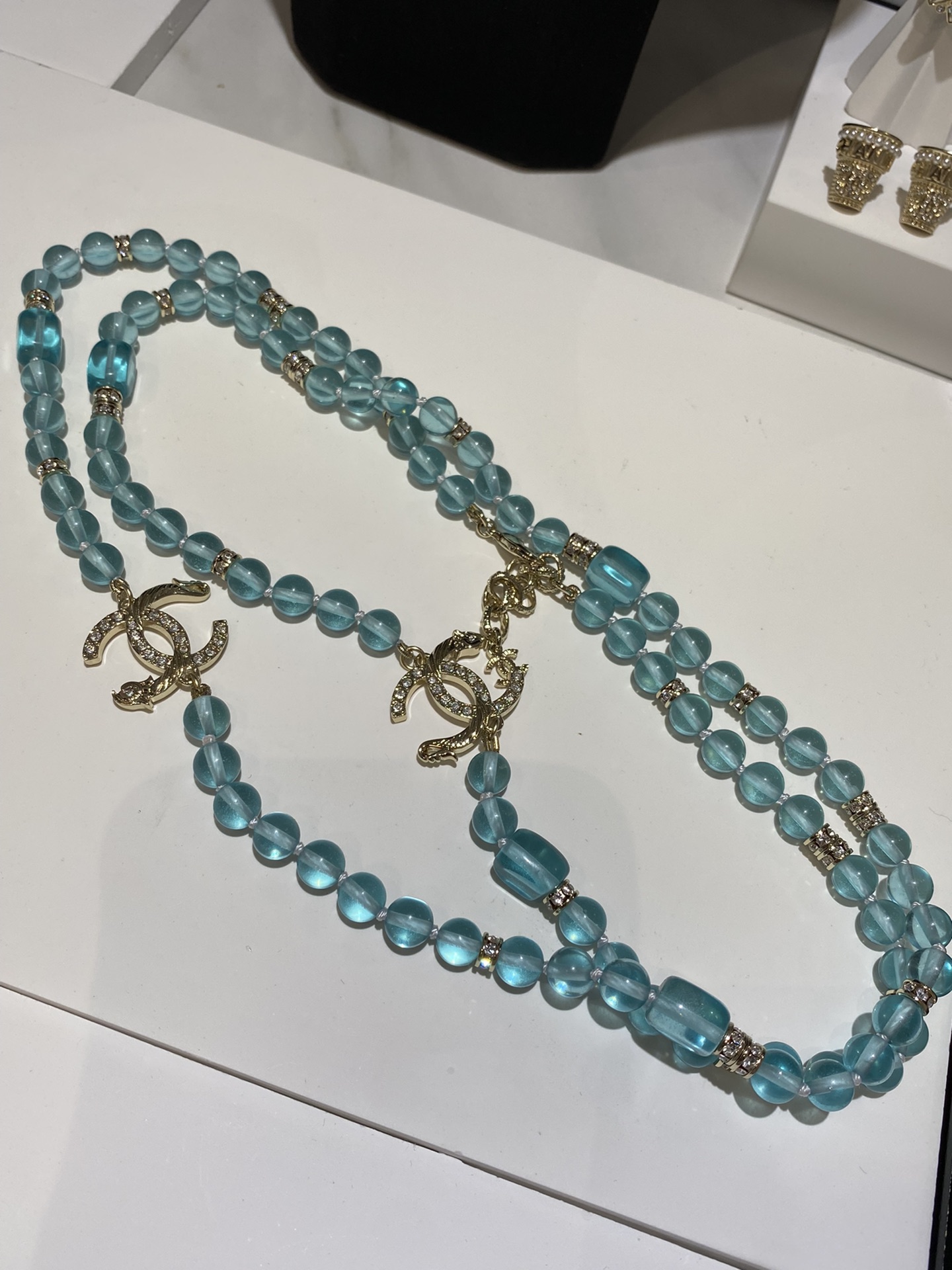 Chanel 香蓝色琉璃珠双c长毛衣链