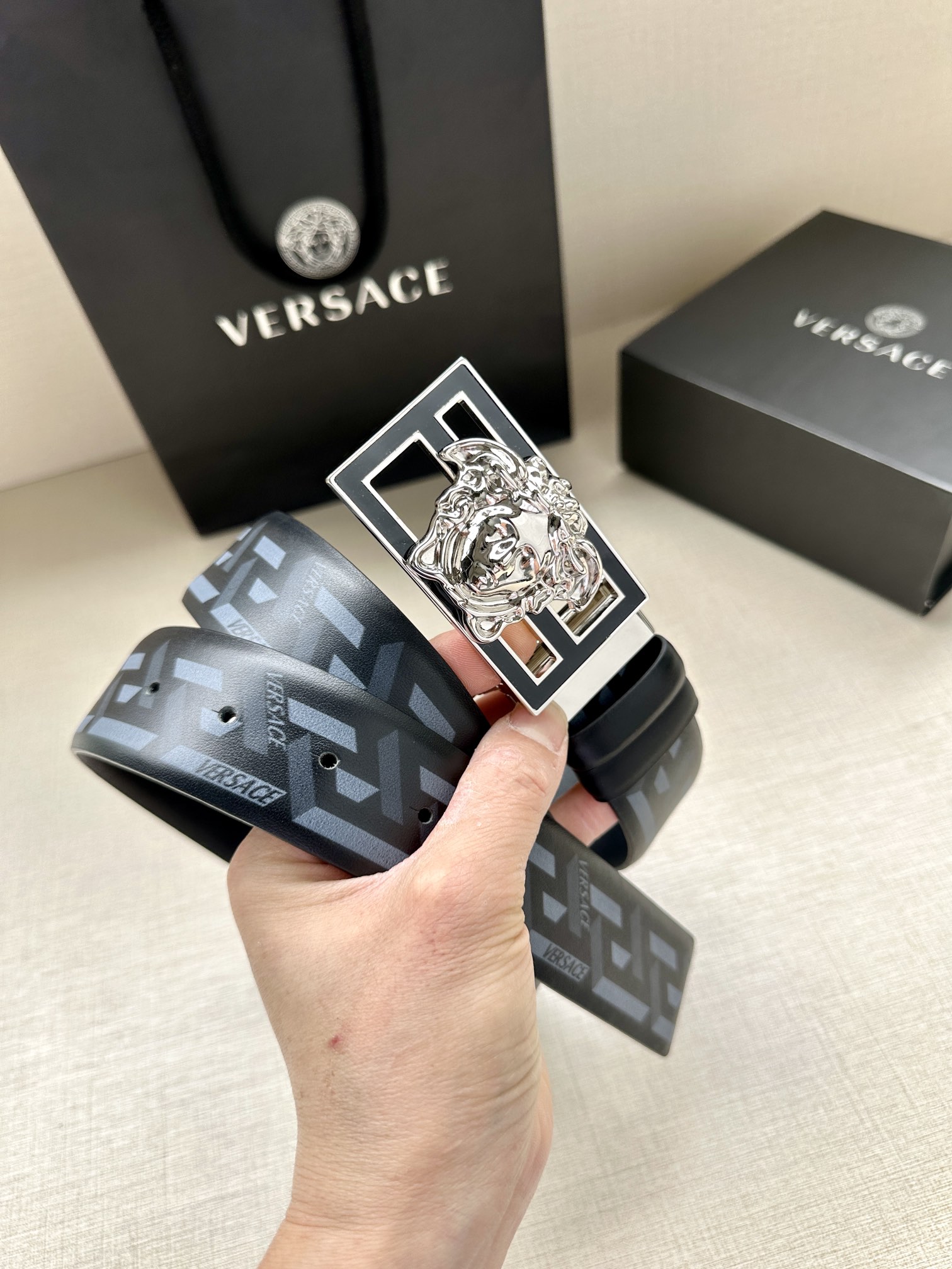 宽度3.8cmVERSACE/FEN