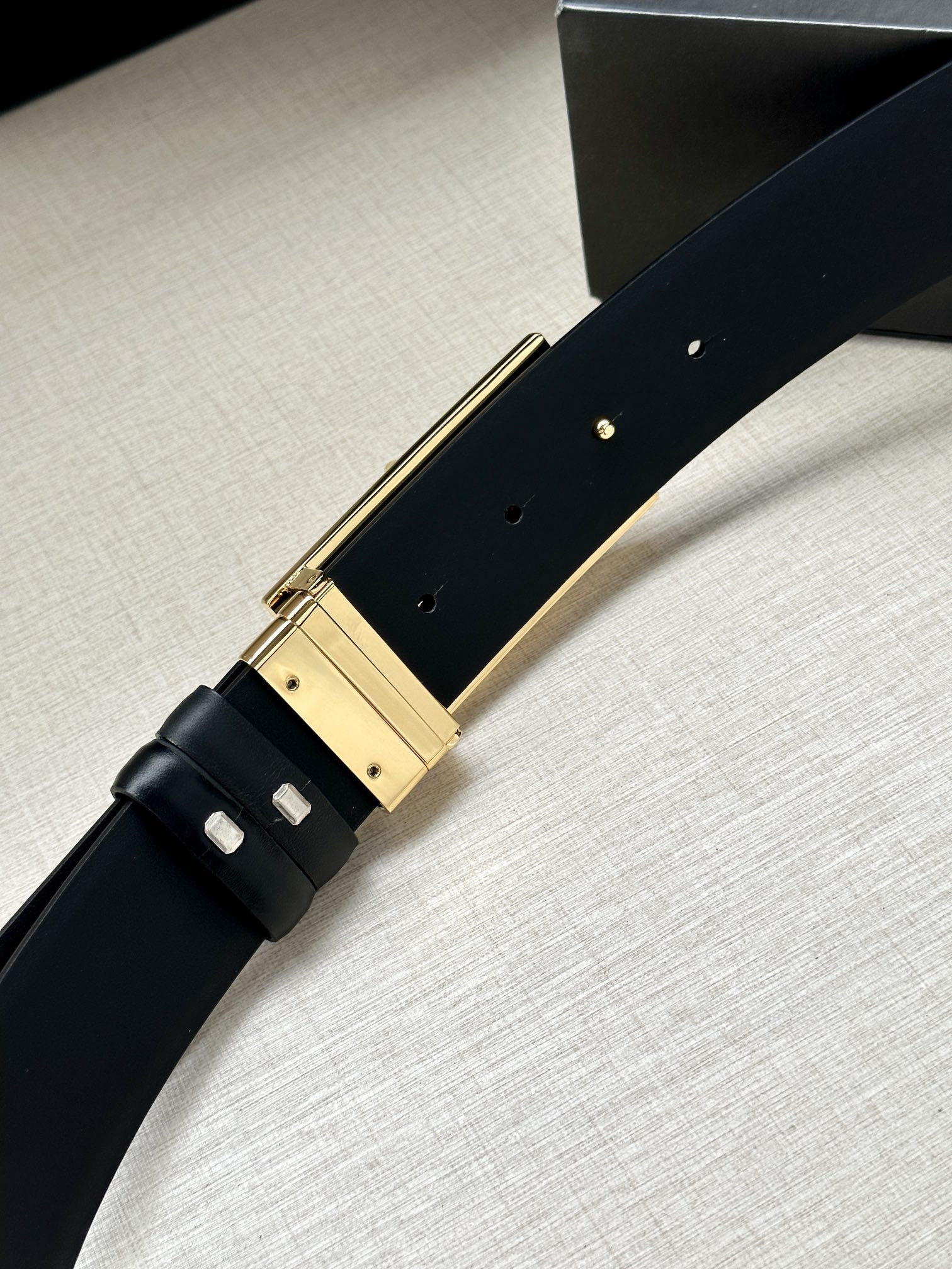 宽度3.8cmVERSACE/FEN