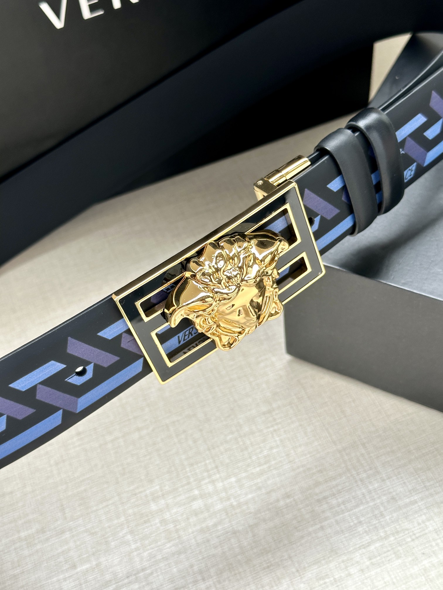 宽度3.8cmVERSACE/FEN