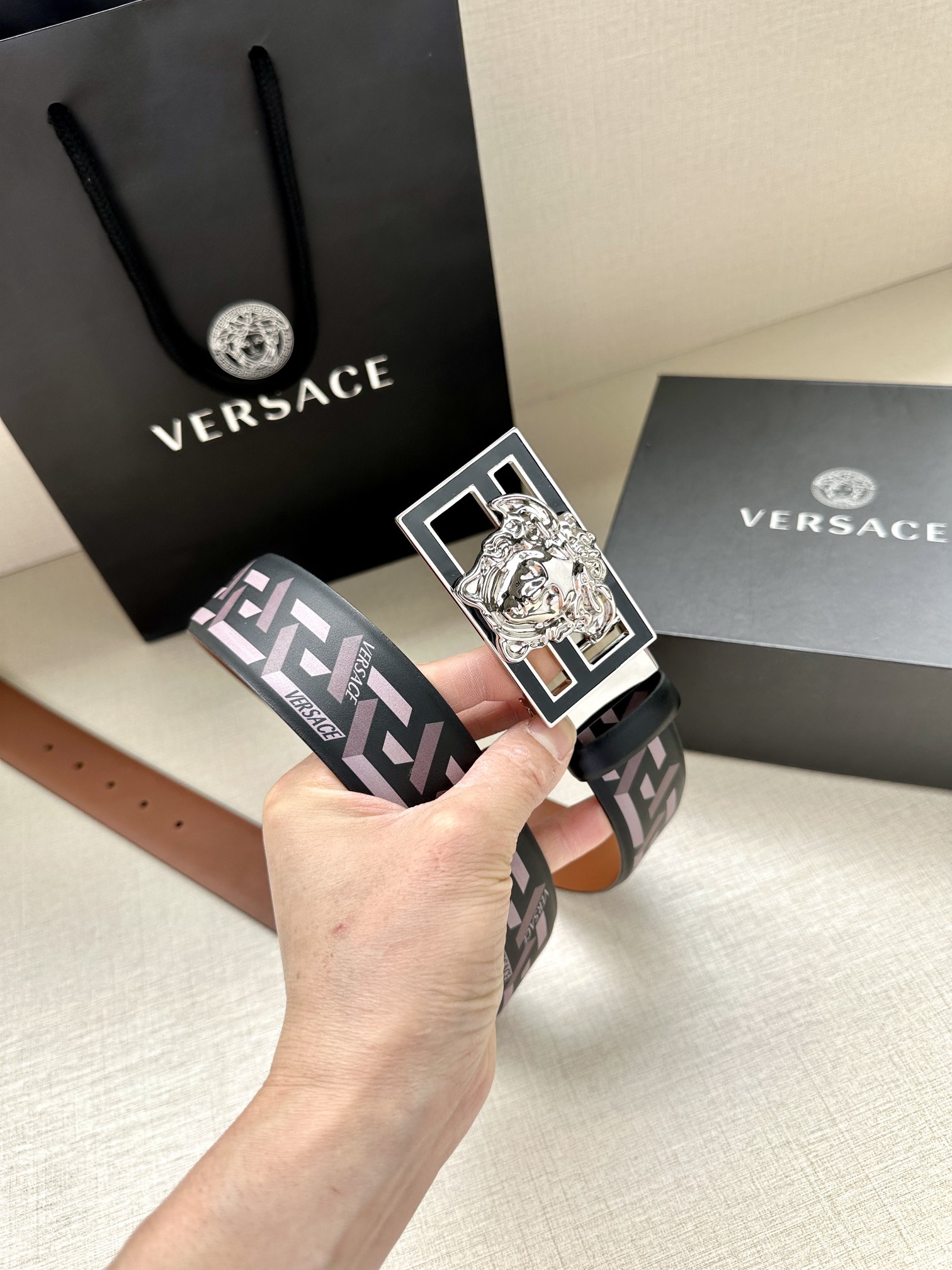 宽度3.8cmVERSACE/FEN