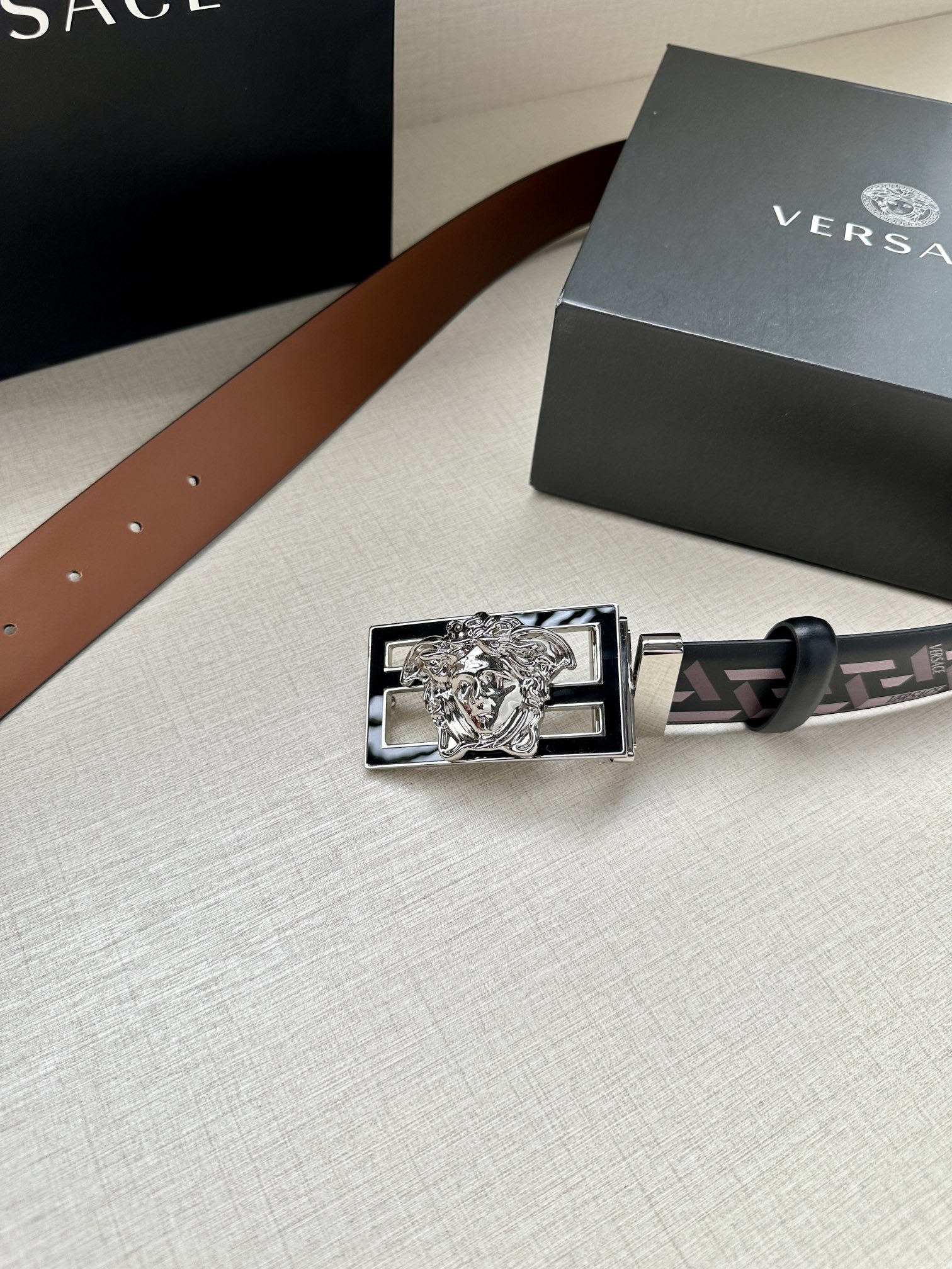 宽度3.8cmVERSACE/FEN
