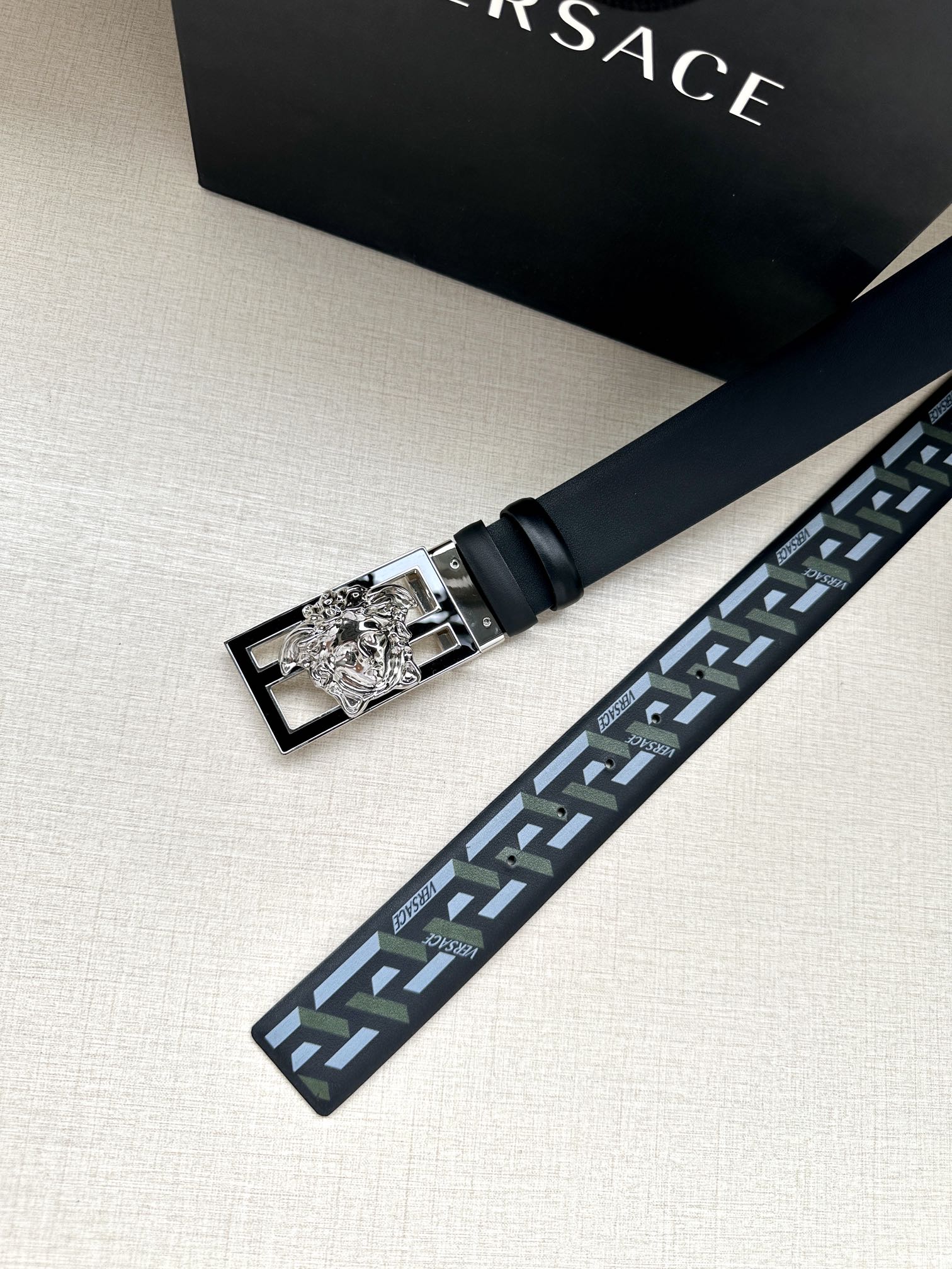 宽度3.8cmVERSACE/FEN