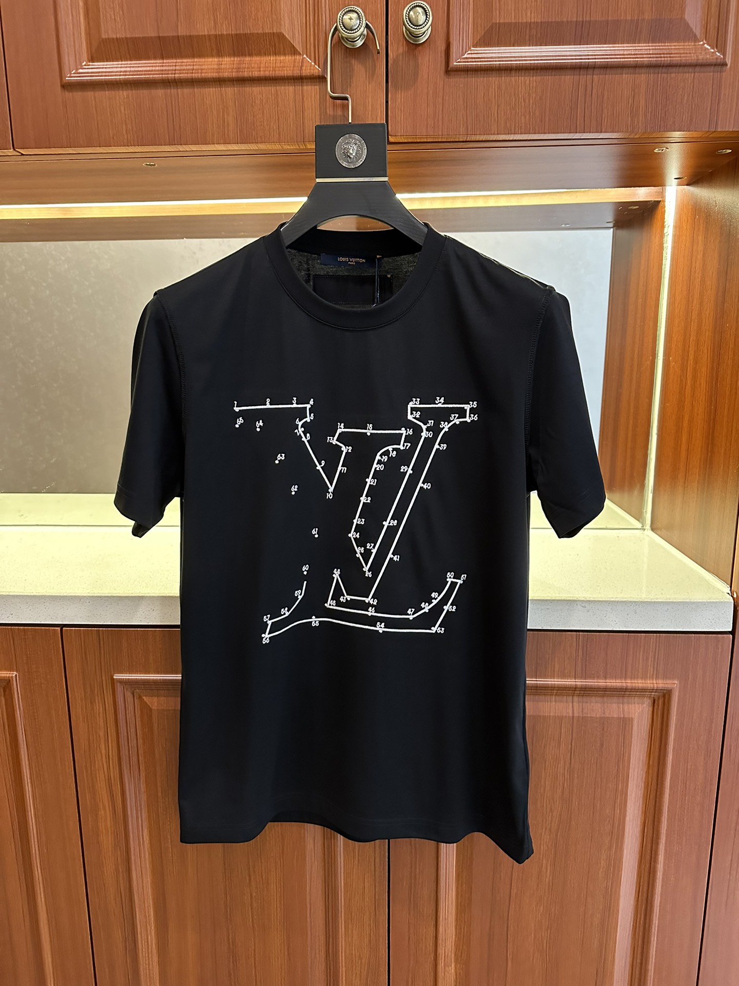 Louis Vuitton Clothing T-Shirt Black White Embroidery Combed Cotton Spring/Summer Collection Fashion Short Sleeve