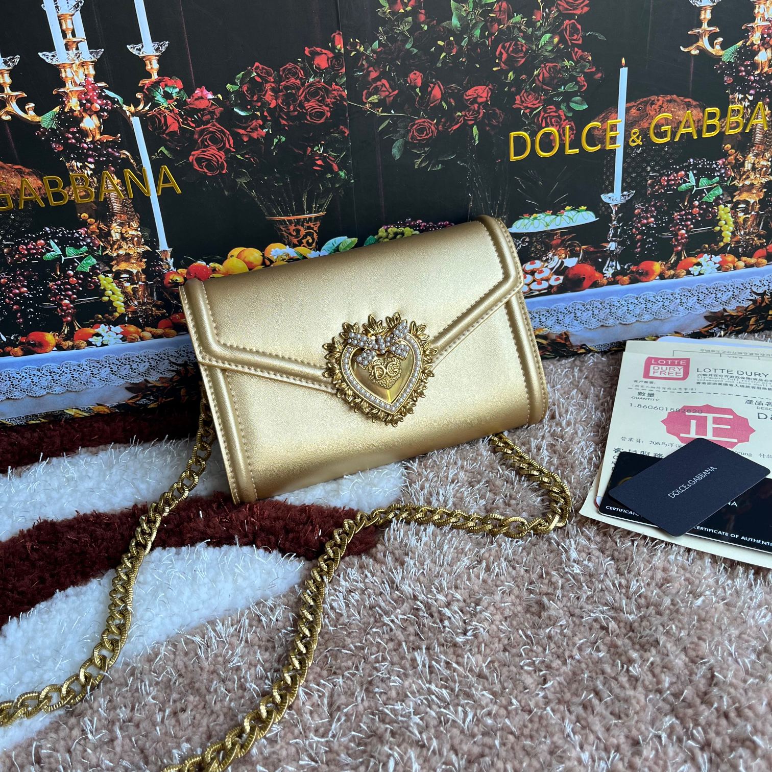 原单Dolce&Gabbana海外代购专用品款号5512️双用斜挎手拿包简单时尚为主采用进口牛皮原材料蝴