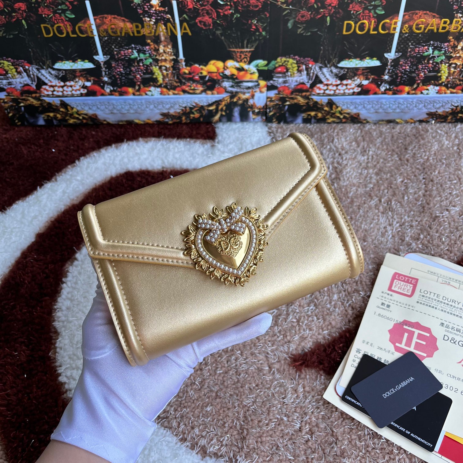 原单Dolce&Gabbana海外代购专用品款号5512️双用斜挎手拿包简单时尚为主采用进口牛皮原材料蝴