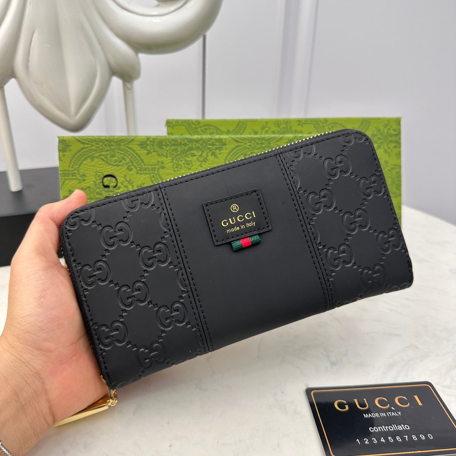 Gucci Wallet Black Cowhide Fashion