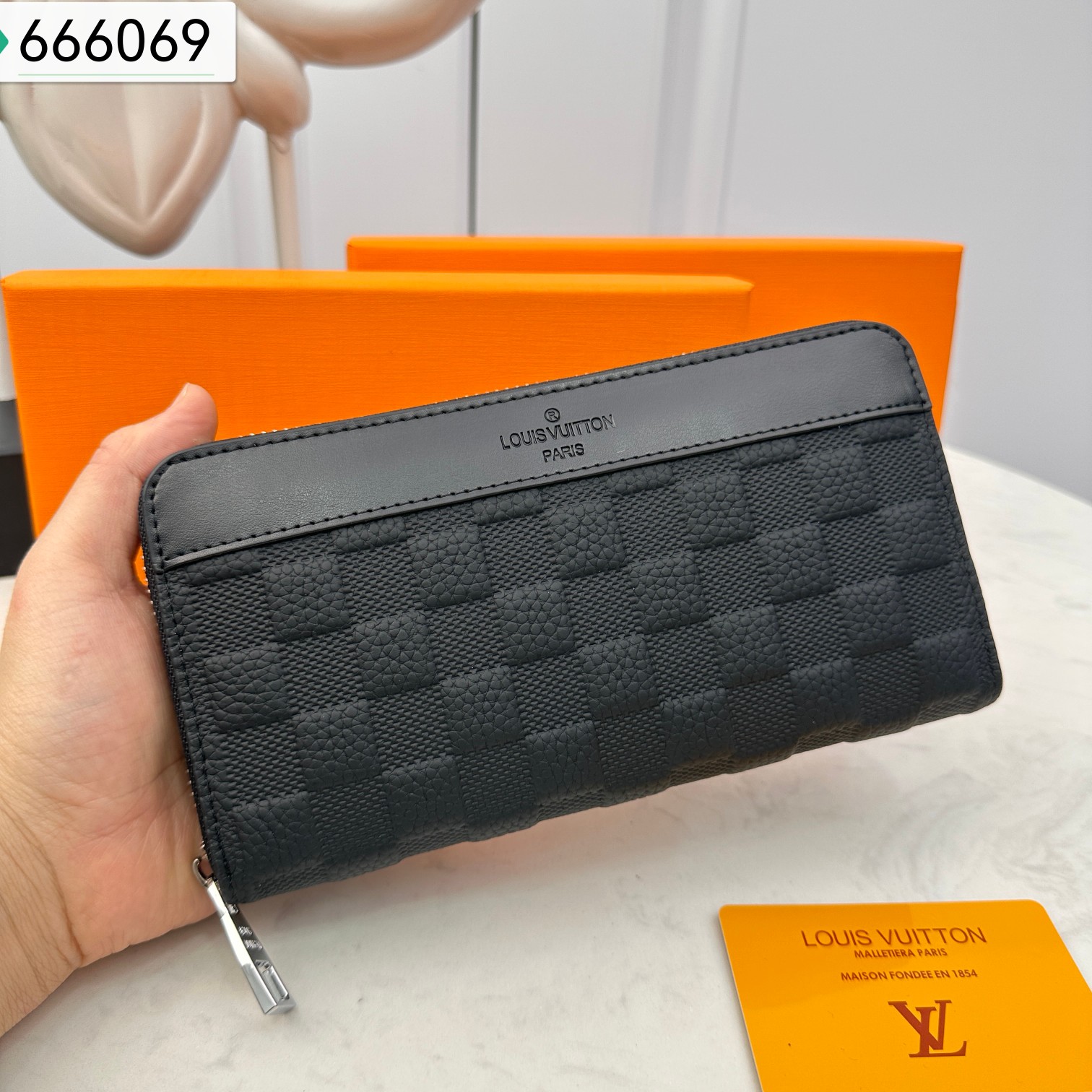 Louis Vuitton Wallet Black Cowhide Fashion