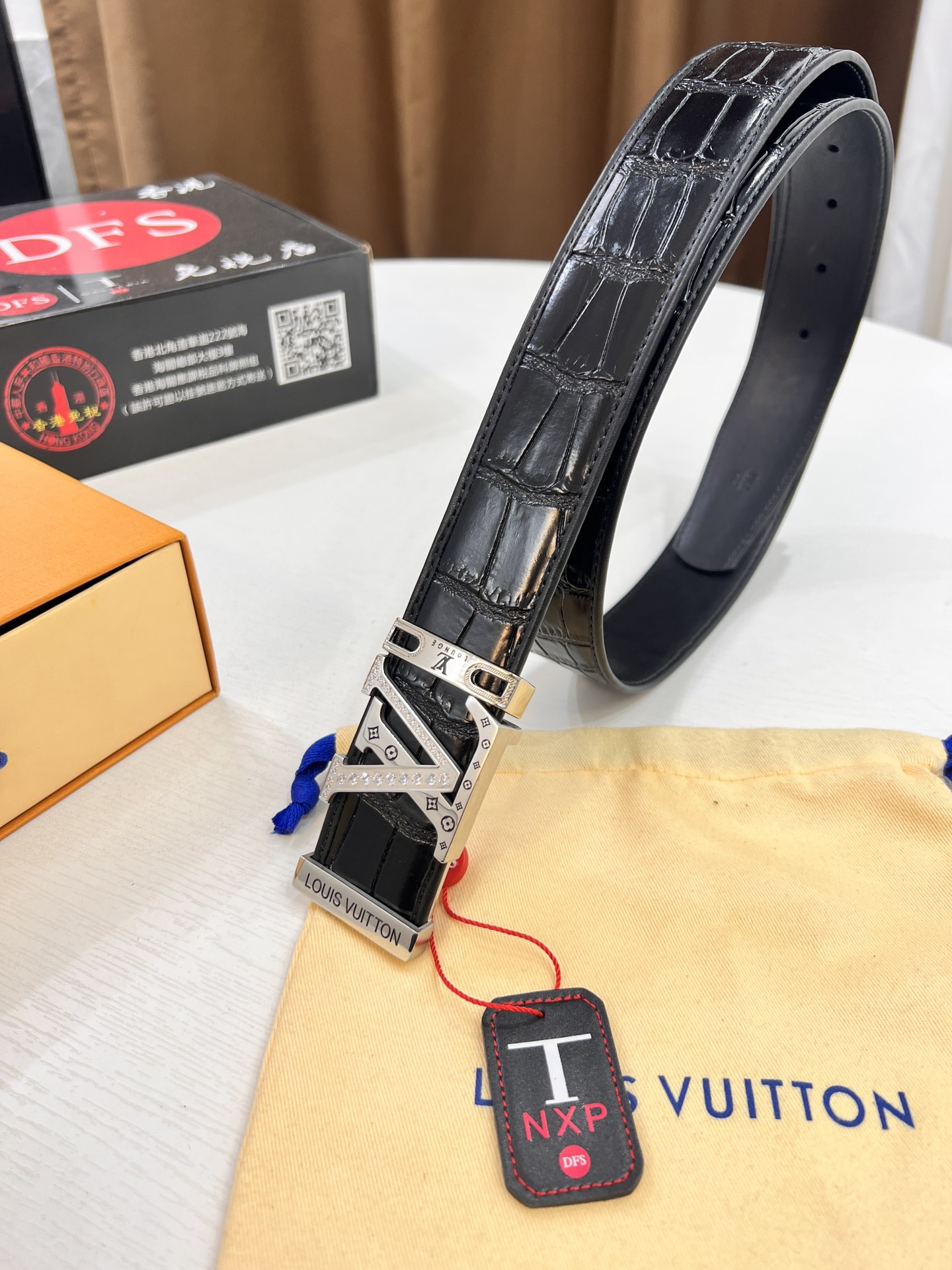 路易威登LV zp同步 法国进口鳄鱼纹头层y面料 新品在售 原厂皮低 顶级免税代购级别