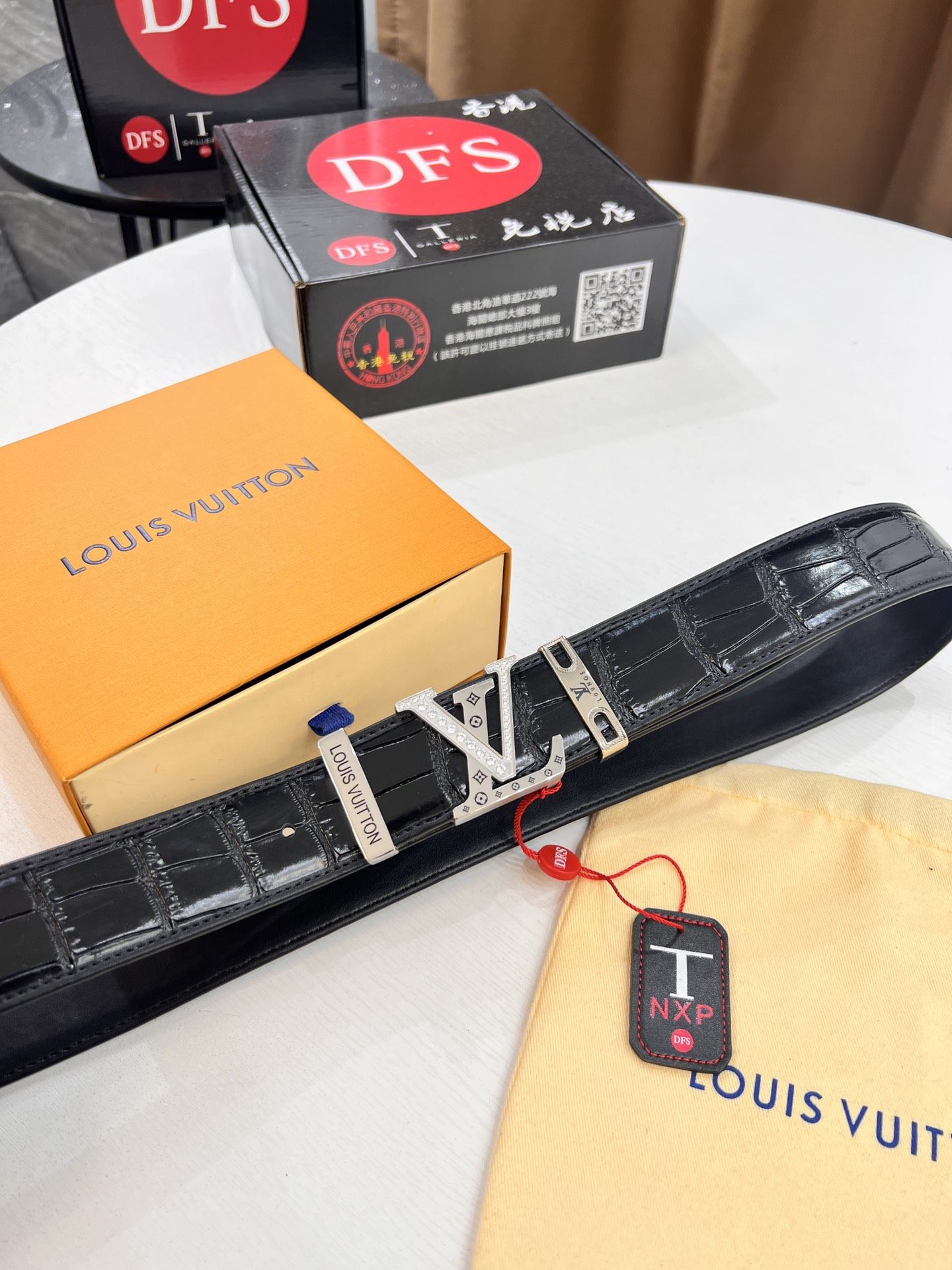 路易威登LV zp同步 法国进口鳄鱼纹头层y面料 新品在售 原厂皮低 顶级免税代购级别