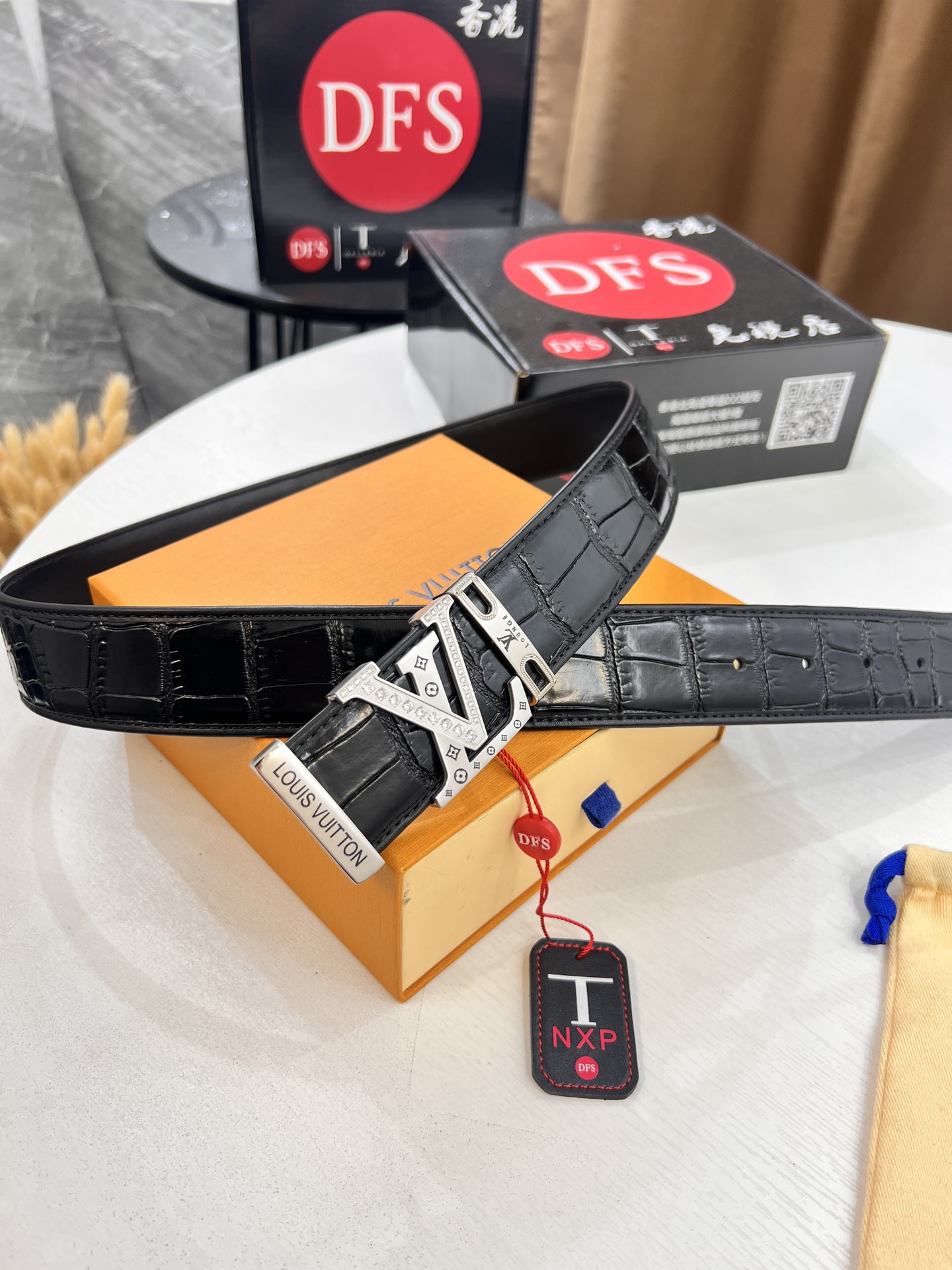 路易威登LV zp同步 法国进口鳄鱼纹头层y面料 新品在售 原厂皮低 顶级免税代购级别