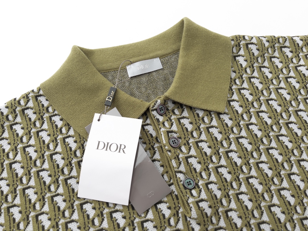 200 Dior 提花针织 Polo 衫 织片采用德国进口施托尔毛织机制成