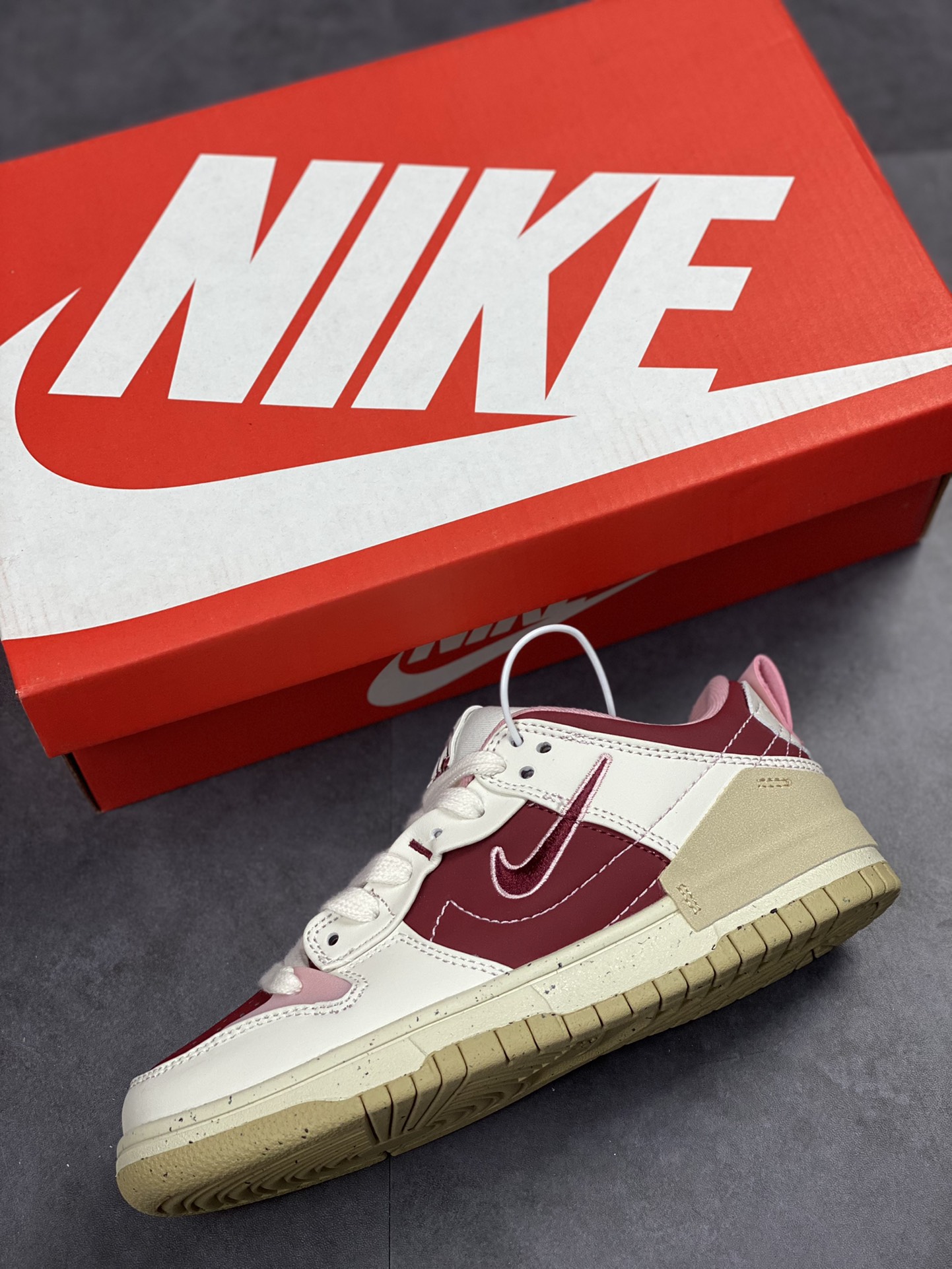 210 NIKE SB Dunk Low 白粉酒红情人节双钩 性价比天花板 FD4617-667