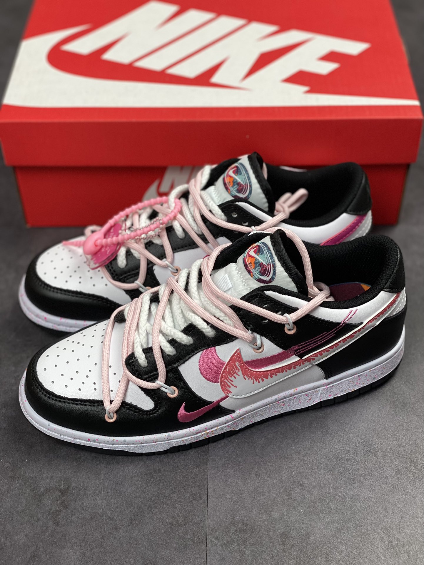 240 NIKE SB Dunk Low 黑粉绑带 FD4623-131-60