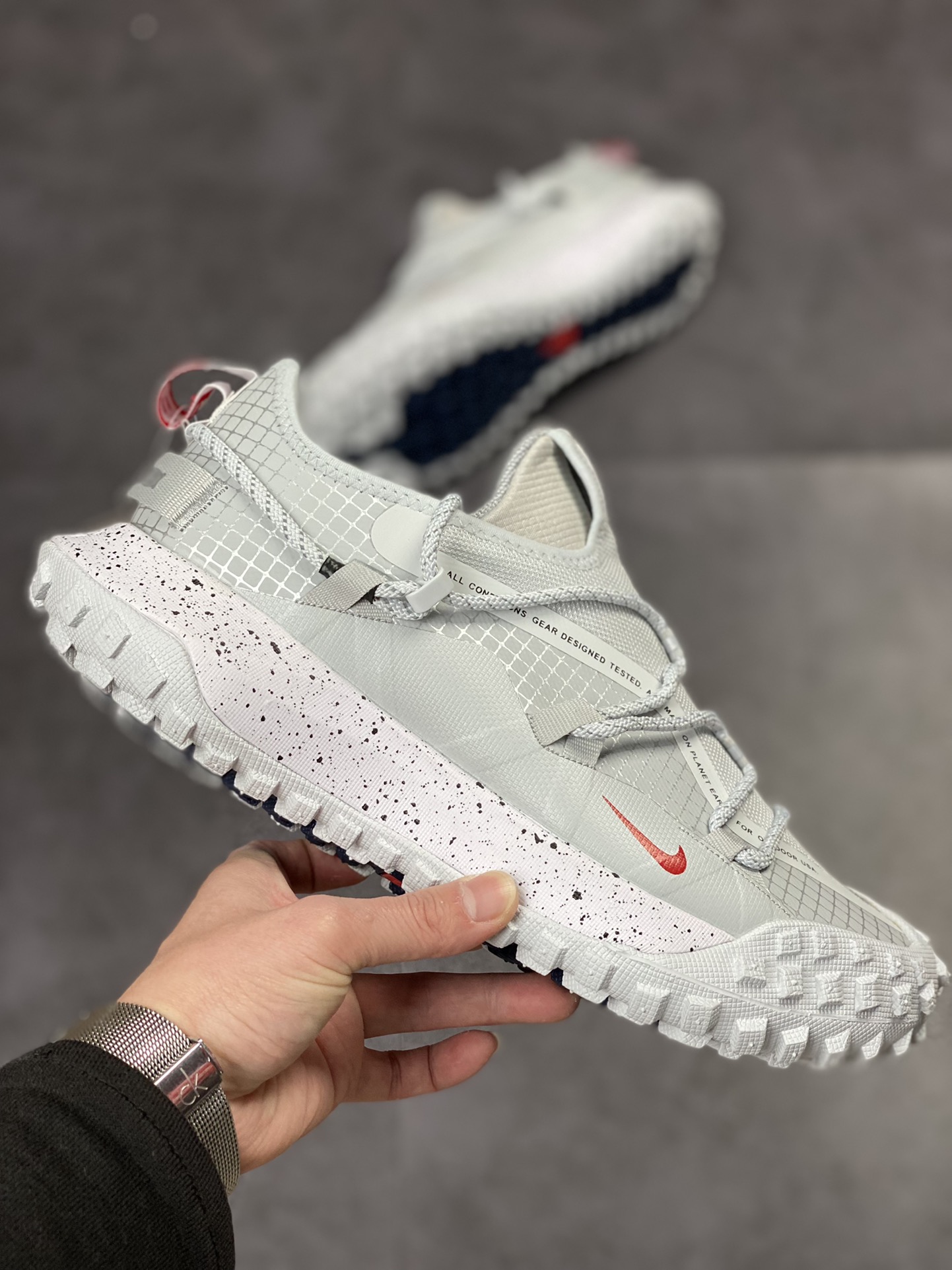 210 Nike ACG Mountain Fly Low GORE-TEX 户外登山运动鞋/太空银灰 DX6675-001