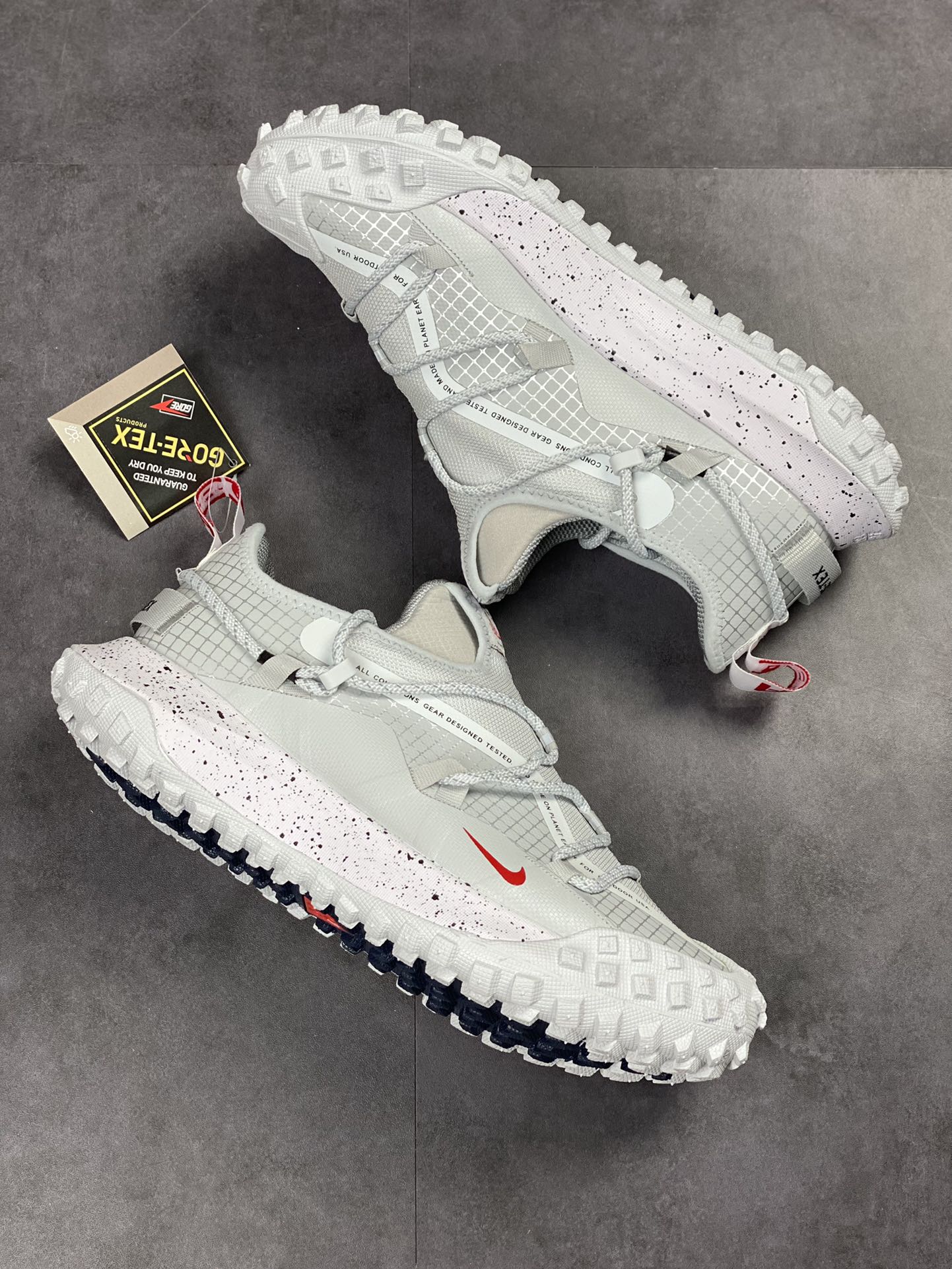 210 Nike ACG Mountain Fly Low GORE-TEX 户外登山运动鞋/太空银灰 DX6675-001