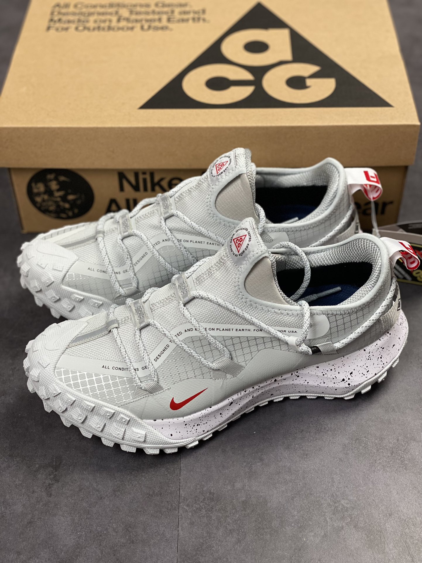210 Nike ACG Mountain Fly Low GORE-TEX 户外登山运动鞋/太空银灰 DX6675-001
