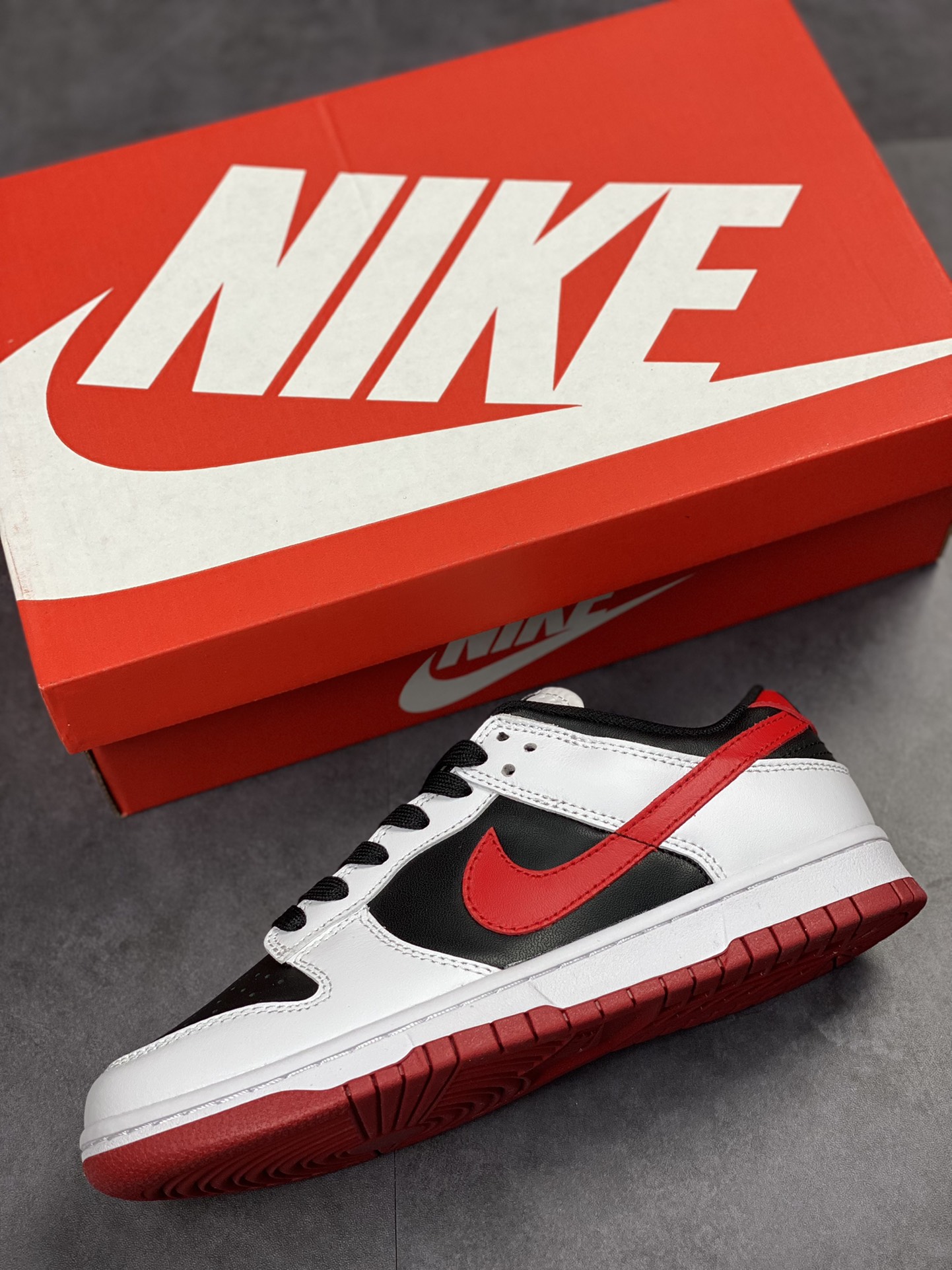 180 NIKE SB Dunk Low 黑白红 性价比天花板DD1391-605