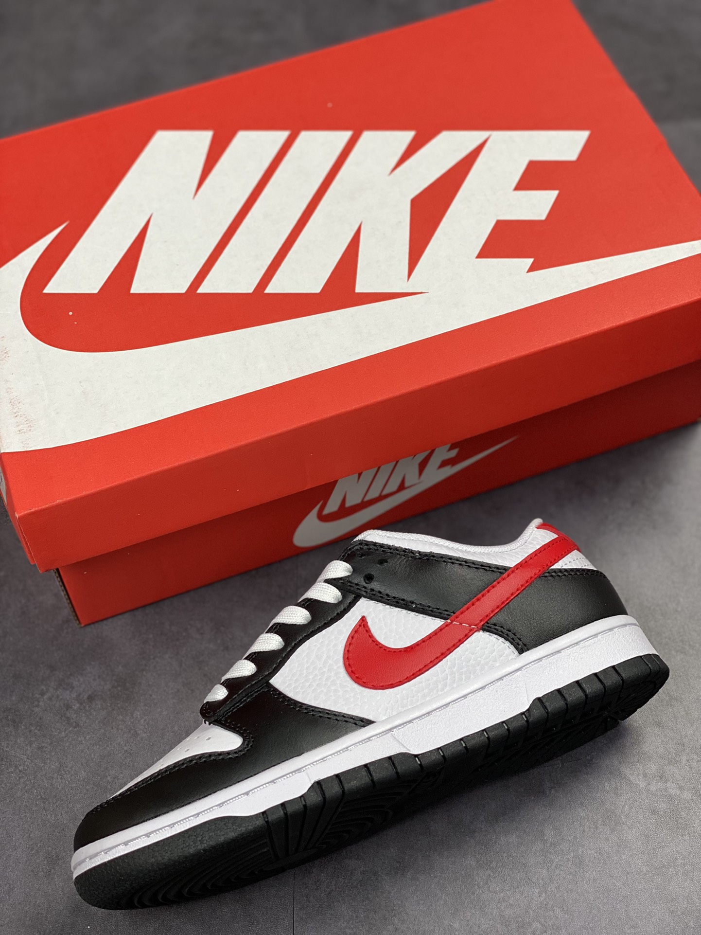 180 NIKE SB Dunk Low 黑白红 性价比天花板 FB3354-001