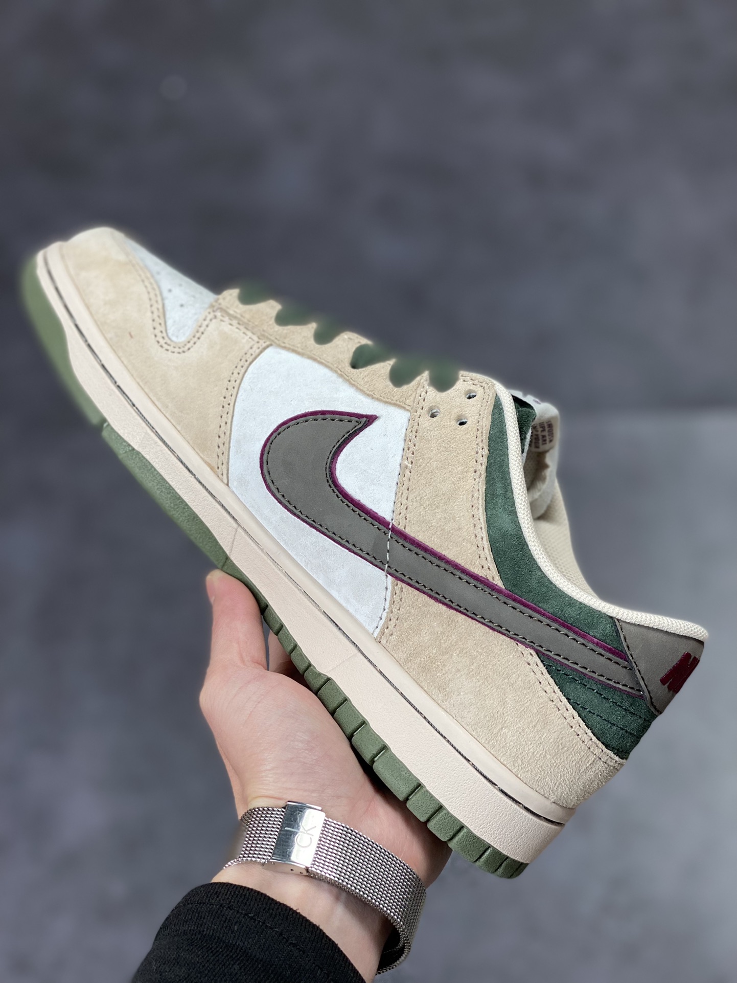 200 NIKE SB Dunk Low 大友克洋 麂皮卡其绿 LF0039-029