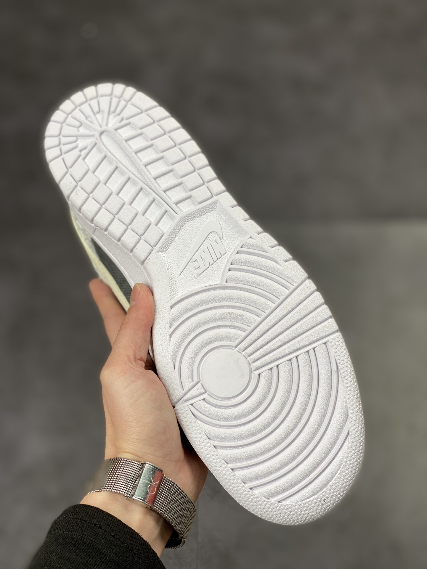 200 NIKE SB Dunk Low ESS 解构腰果花 灰白 DJ9955-100