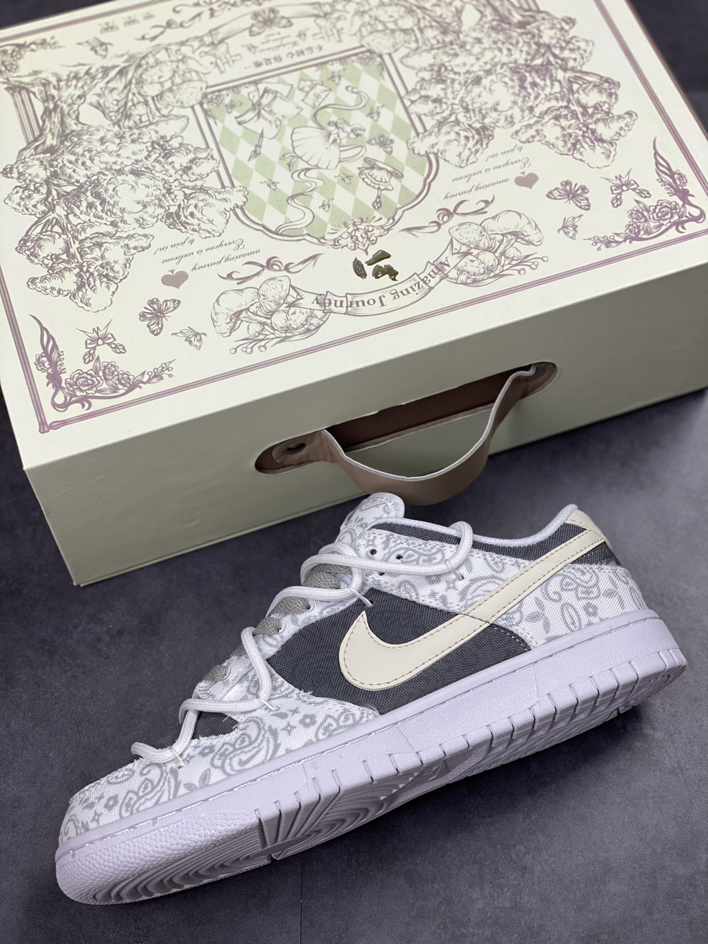 200 NIKE SB Dunk Low ESS 解构腰果花 灰白 DJ9955-100