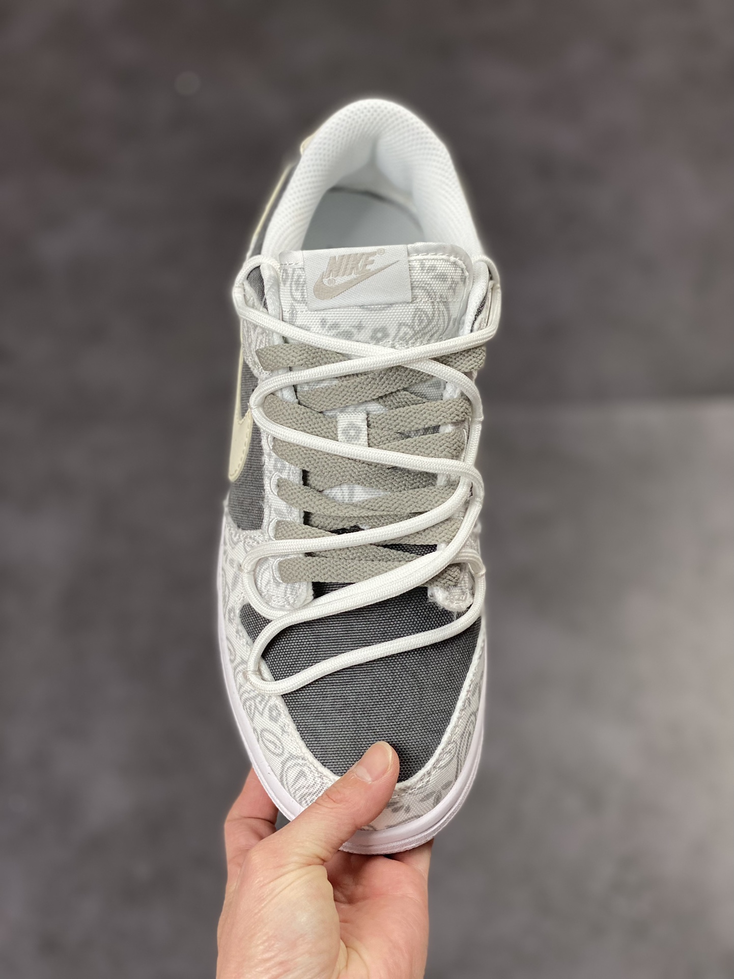 200 NIKE SB Dunk Low ESS 解构腰果花 灰白 DJ9955-100