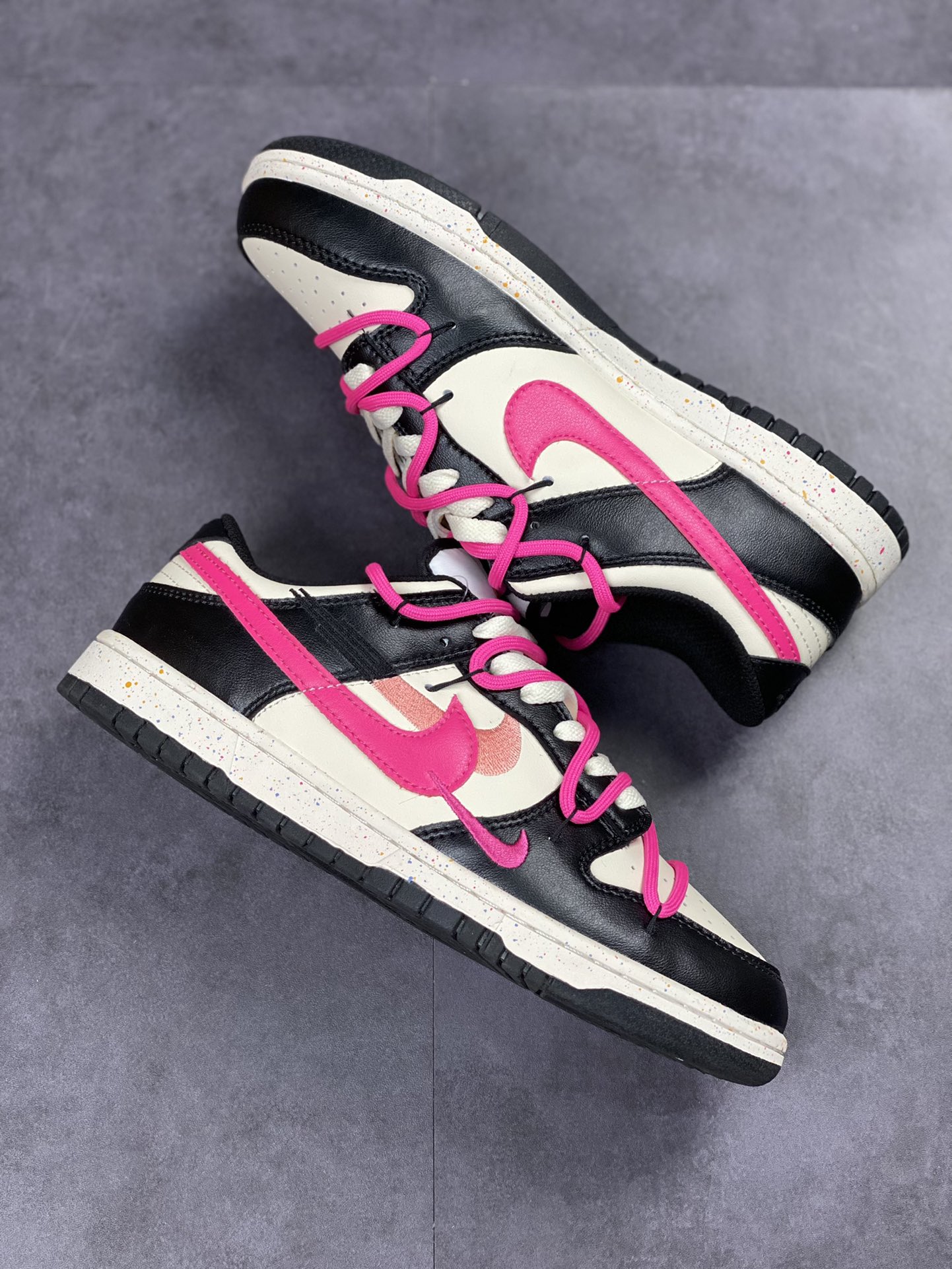 200 NIKE SB Dunk Low 黑粉绑带 FD4623-131